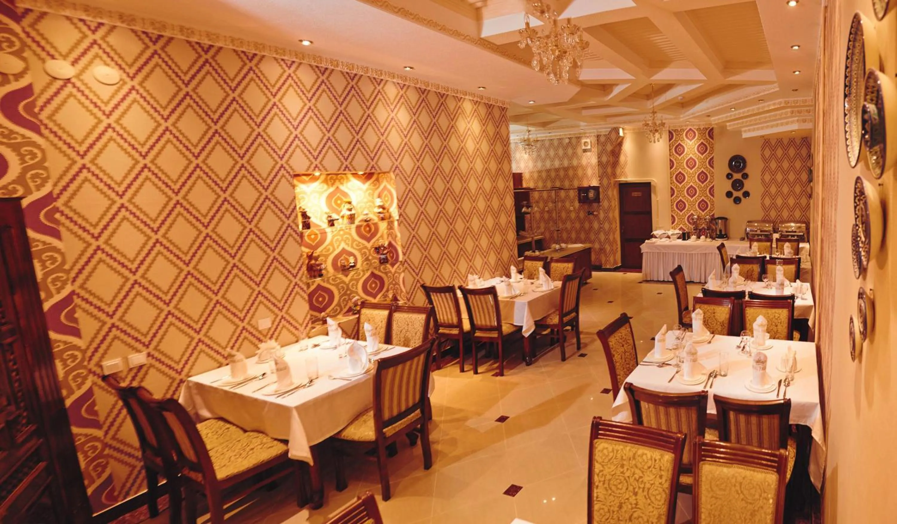 Restaurant/places to eat in Mixt Royal Palace