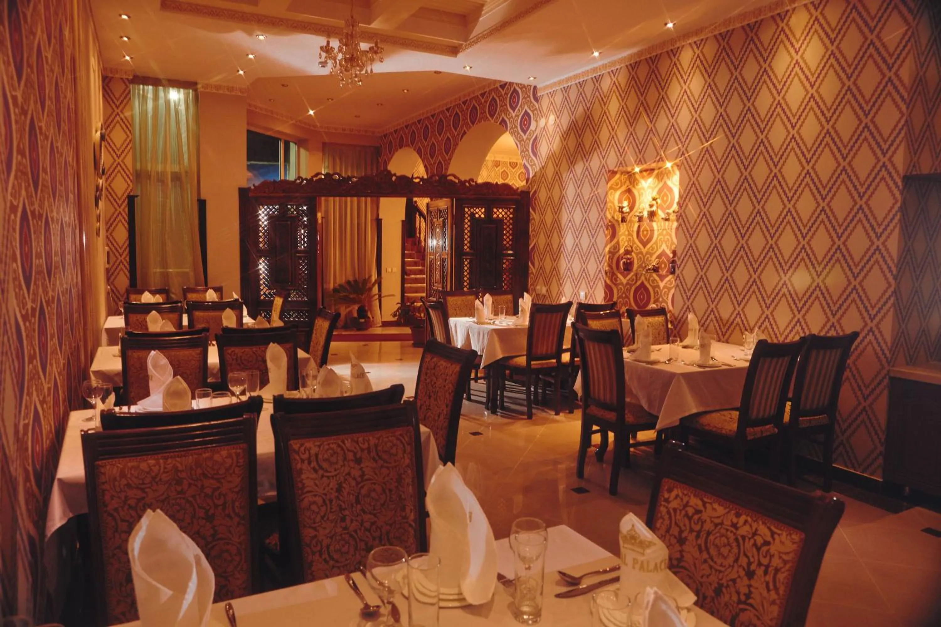 Restaurant/places to eat in Mixt Royal Palace