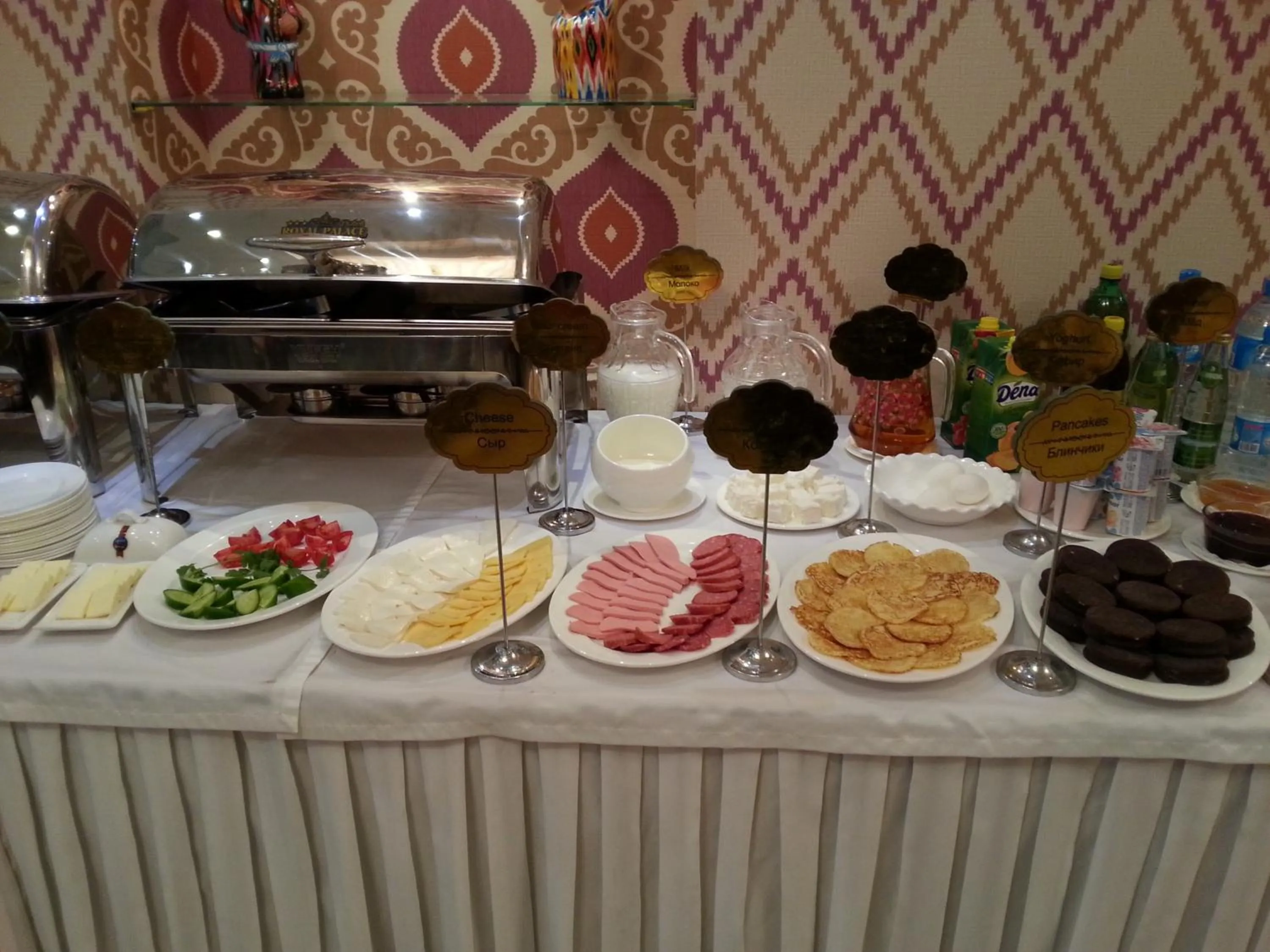 Restaurant/places to eat in Mixt Royal Palace