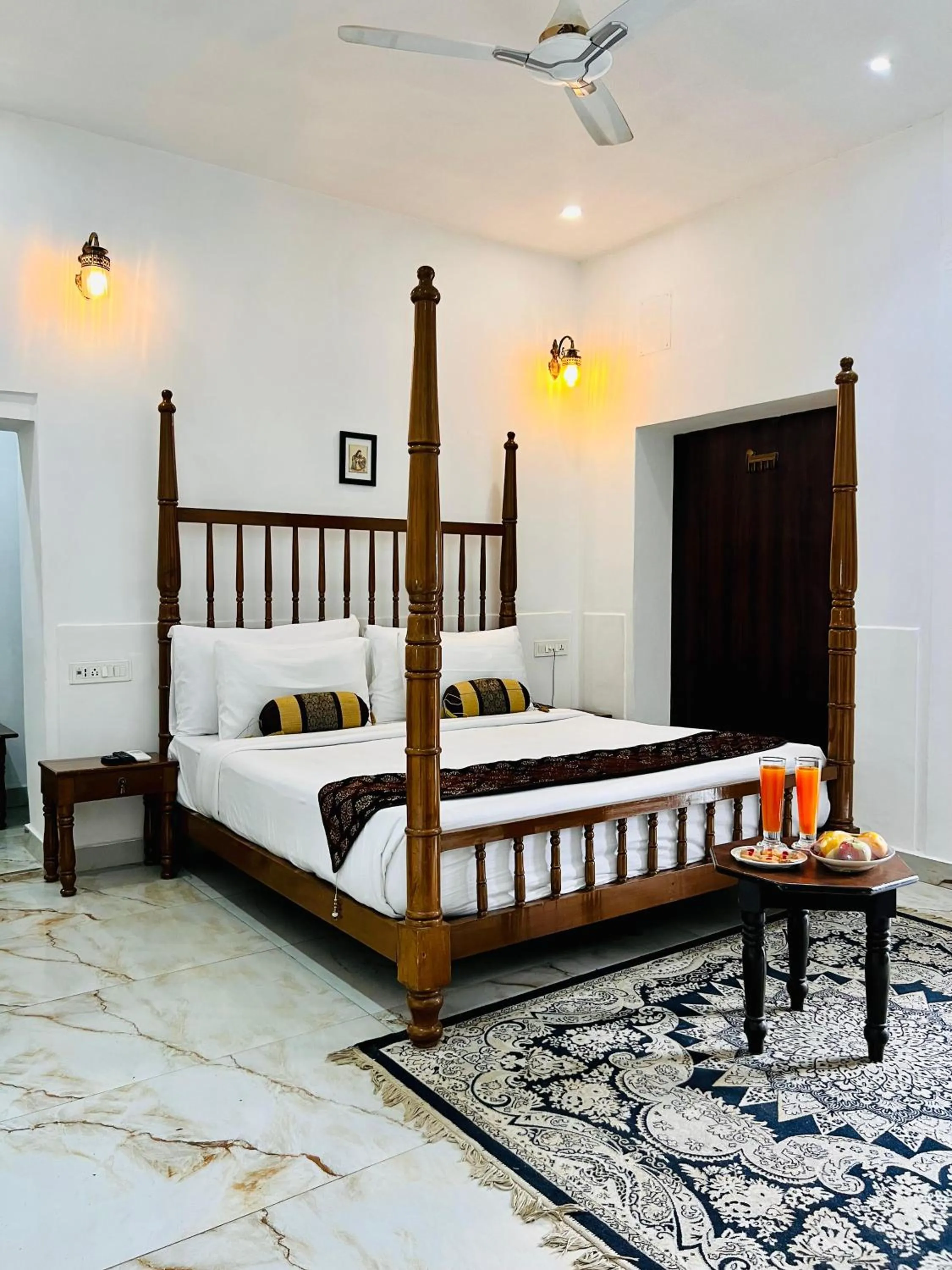 Bed in WelcomHeritage Badi Kothi