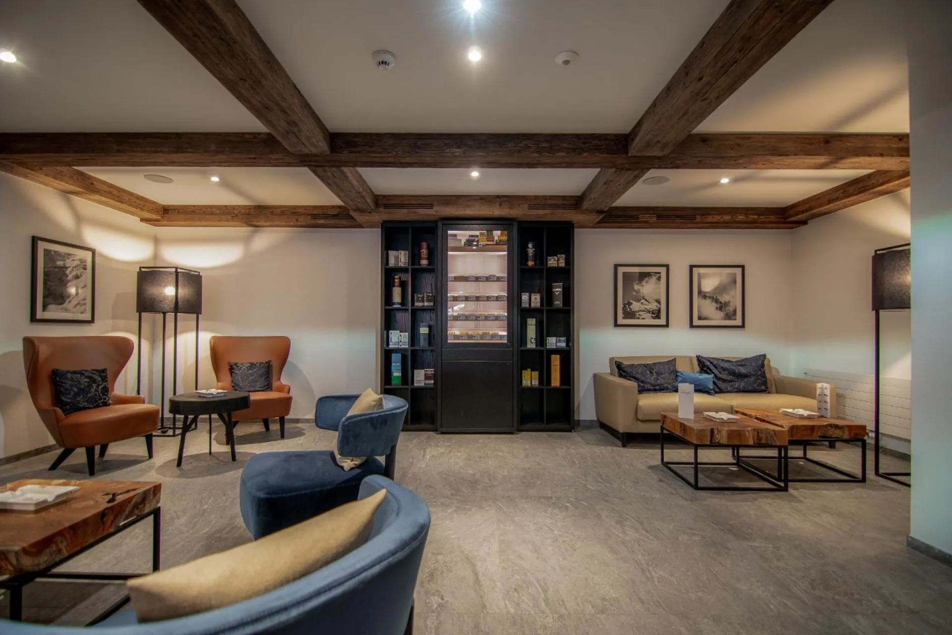 Lounge or bar in Walliserhof Grand-Hotel & Spa Relais & Châteaux