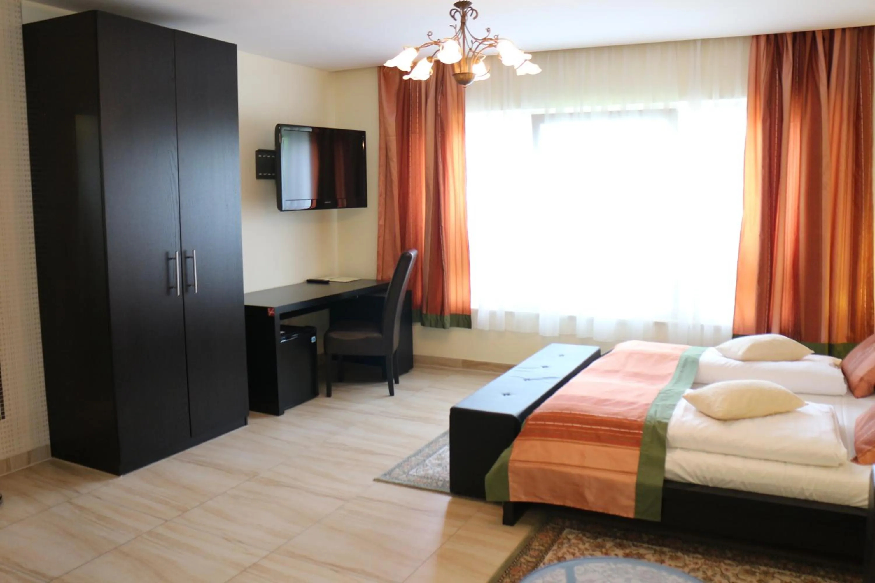 Day, Bed in Hotel San Marco