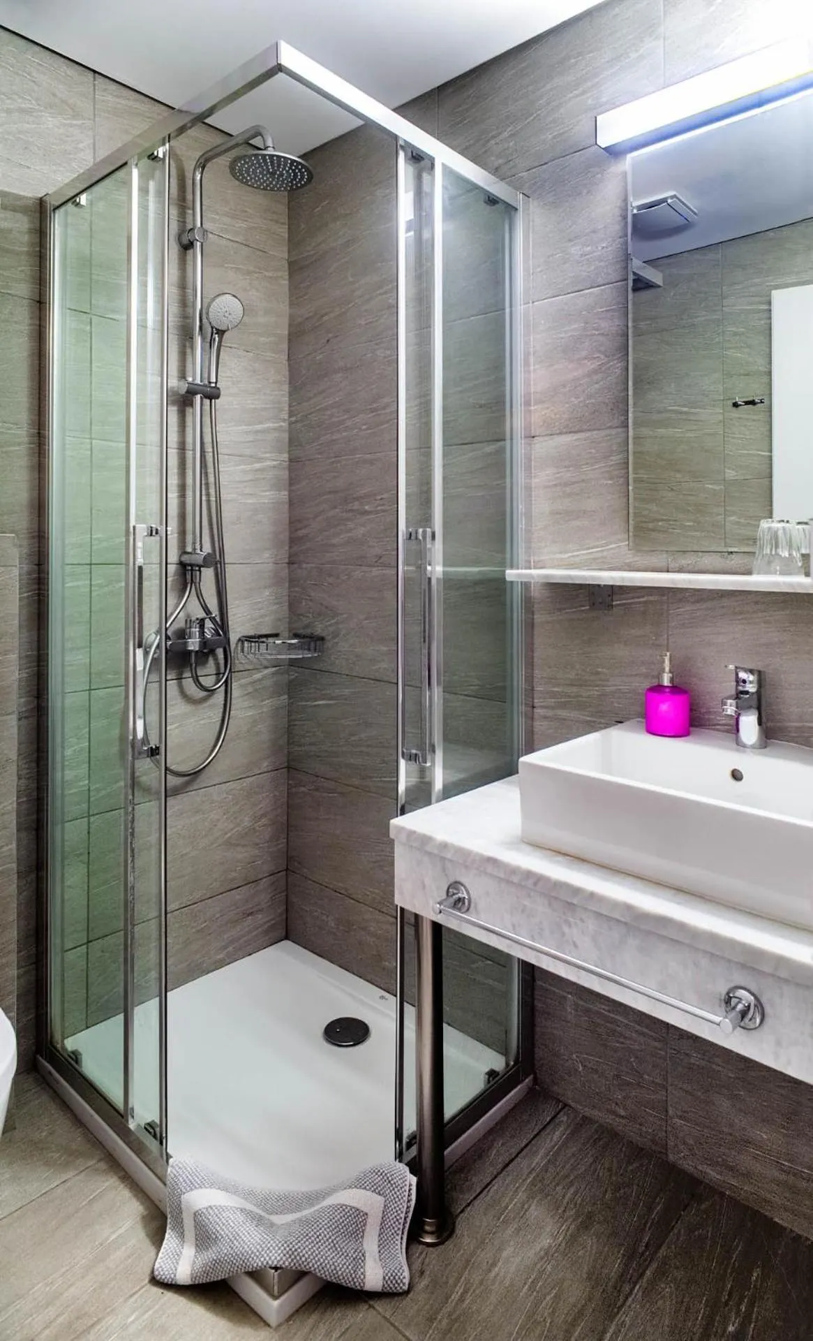 Bathroom in Nefeli Hotel