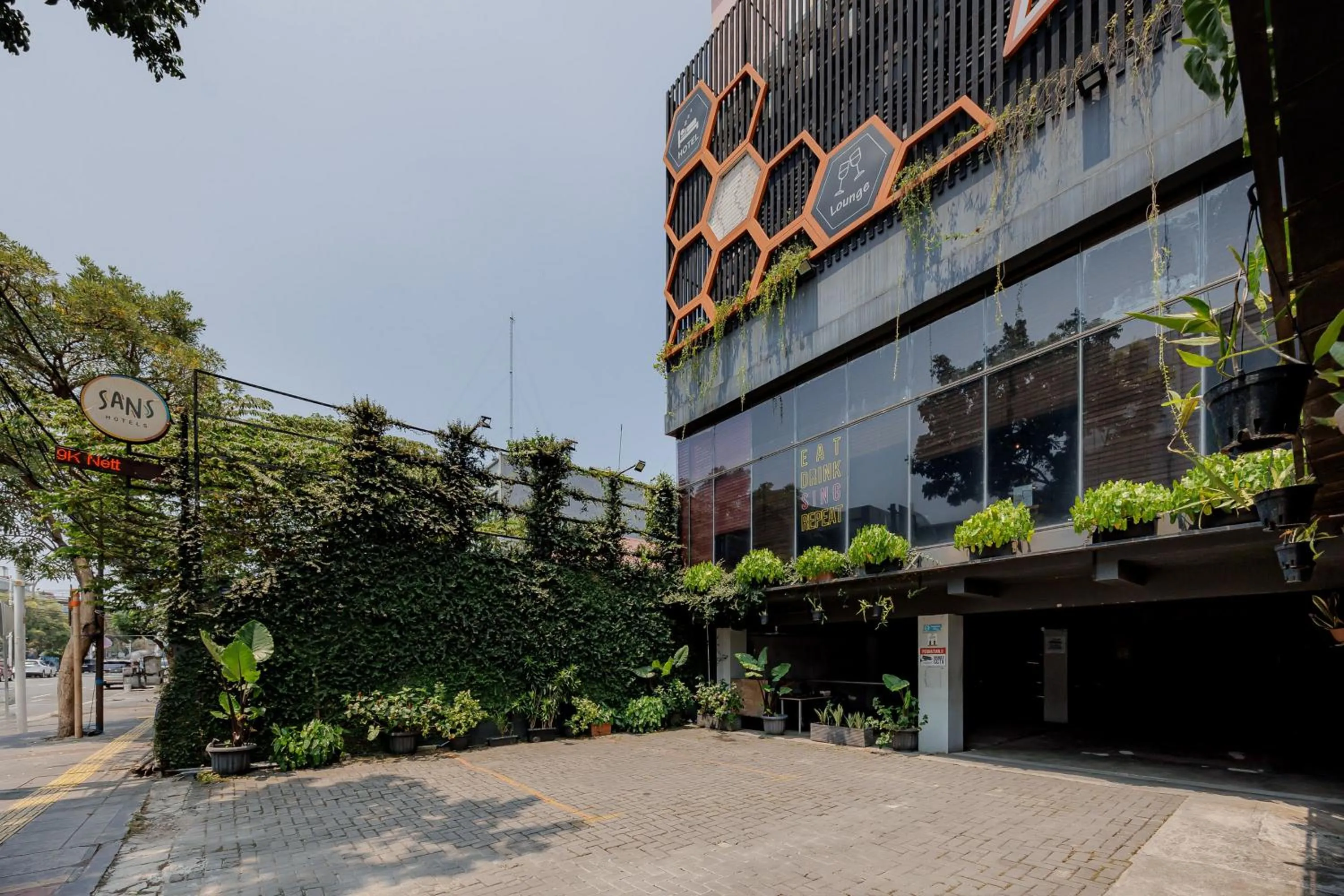 Facade/entrance in Sans Hotel Roxy Jakarta