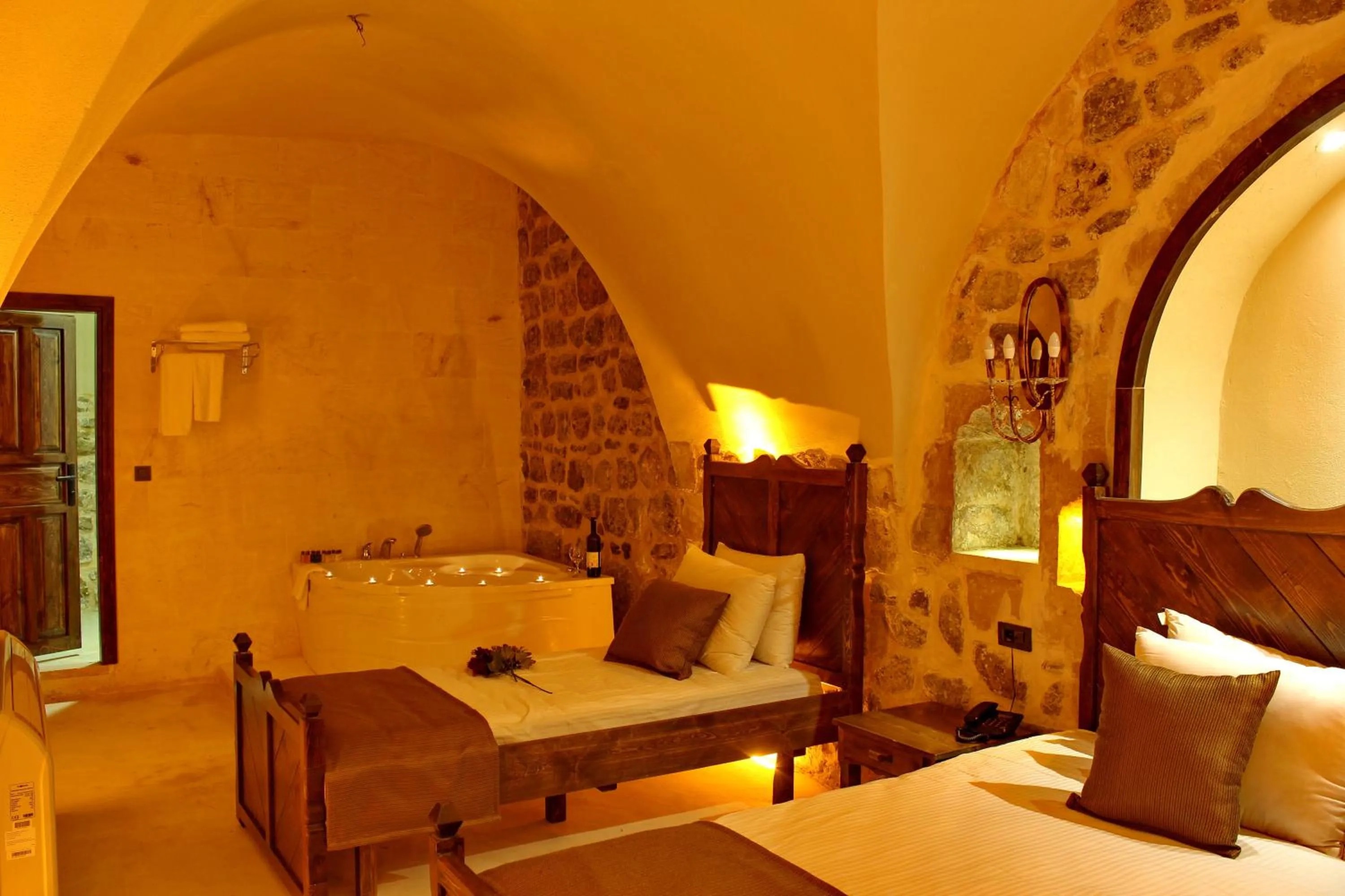 Bedroom, Bed in HH Babil Konağı