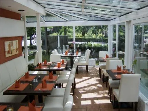 Restaurant/places to eat in ArtHotel mare