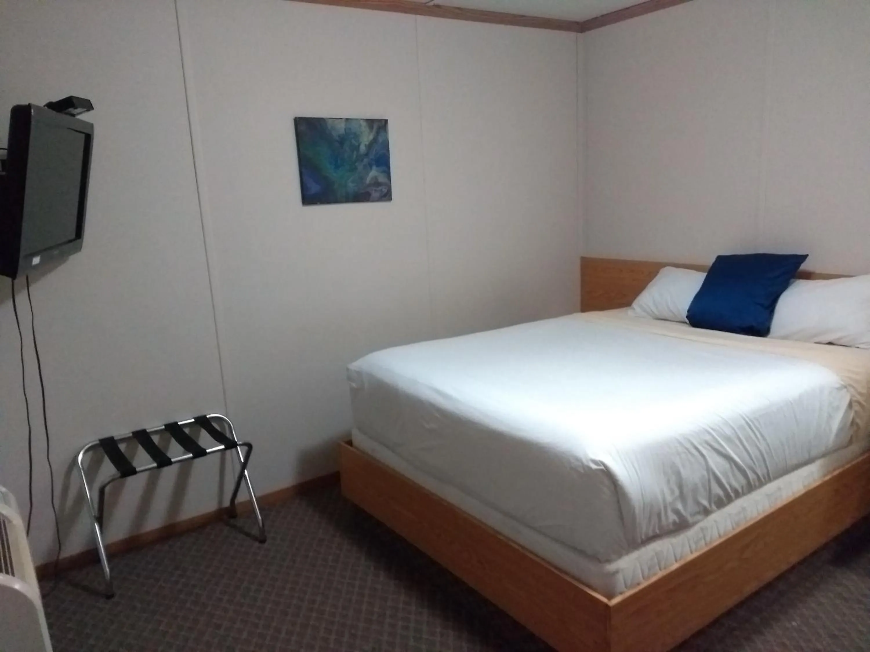 Bed in Sundown Motel