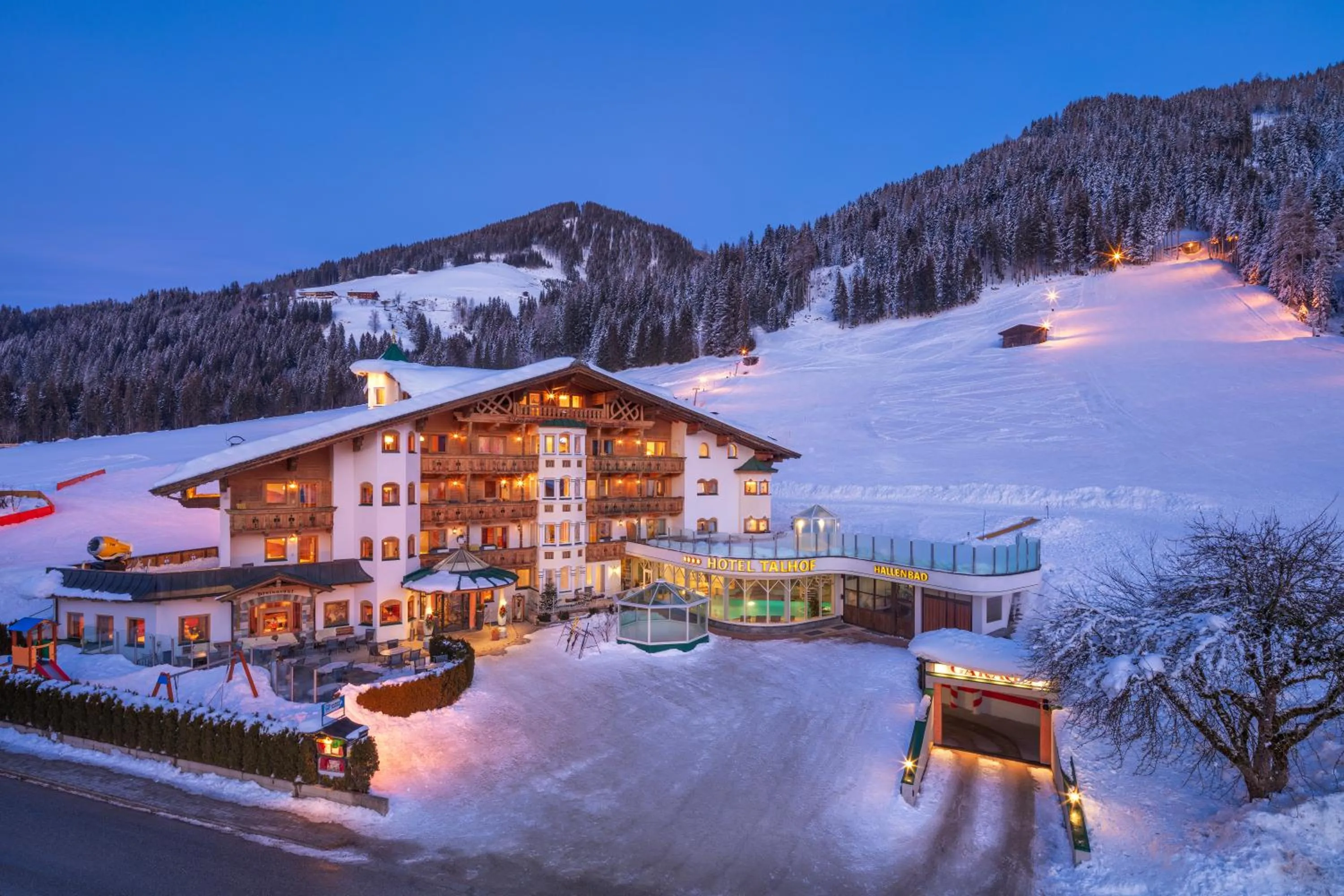 Bird's eye view in Apparthotel Talhof, Restaurant, Pool und Spa