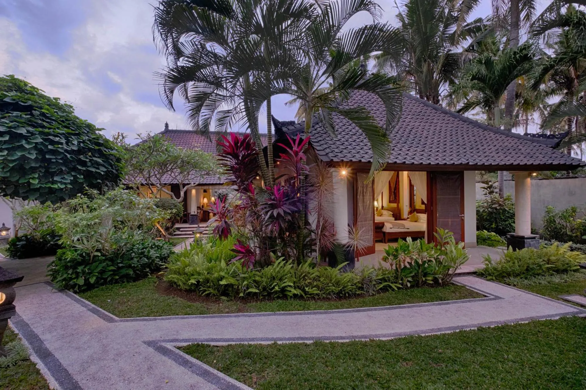 Property building in Kutus Kutus Estuary Saba Beach