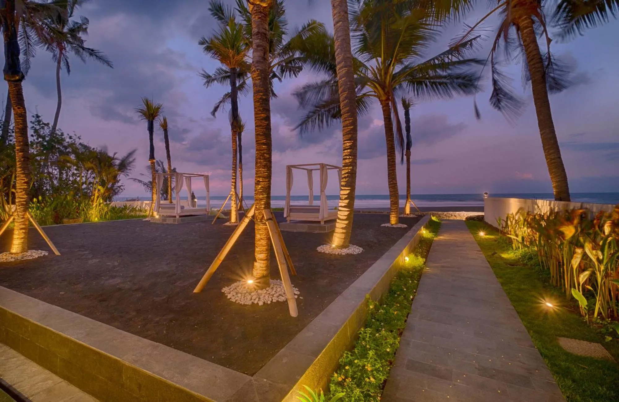 Night in Kutus Kutus Estuary Saba Beach