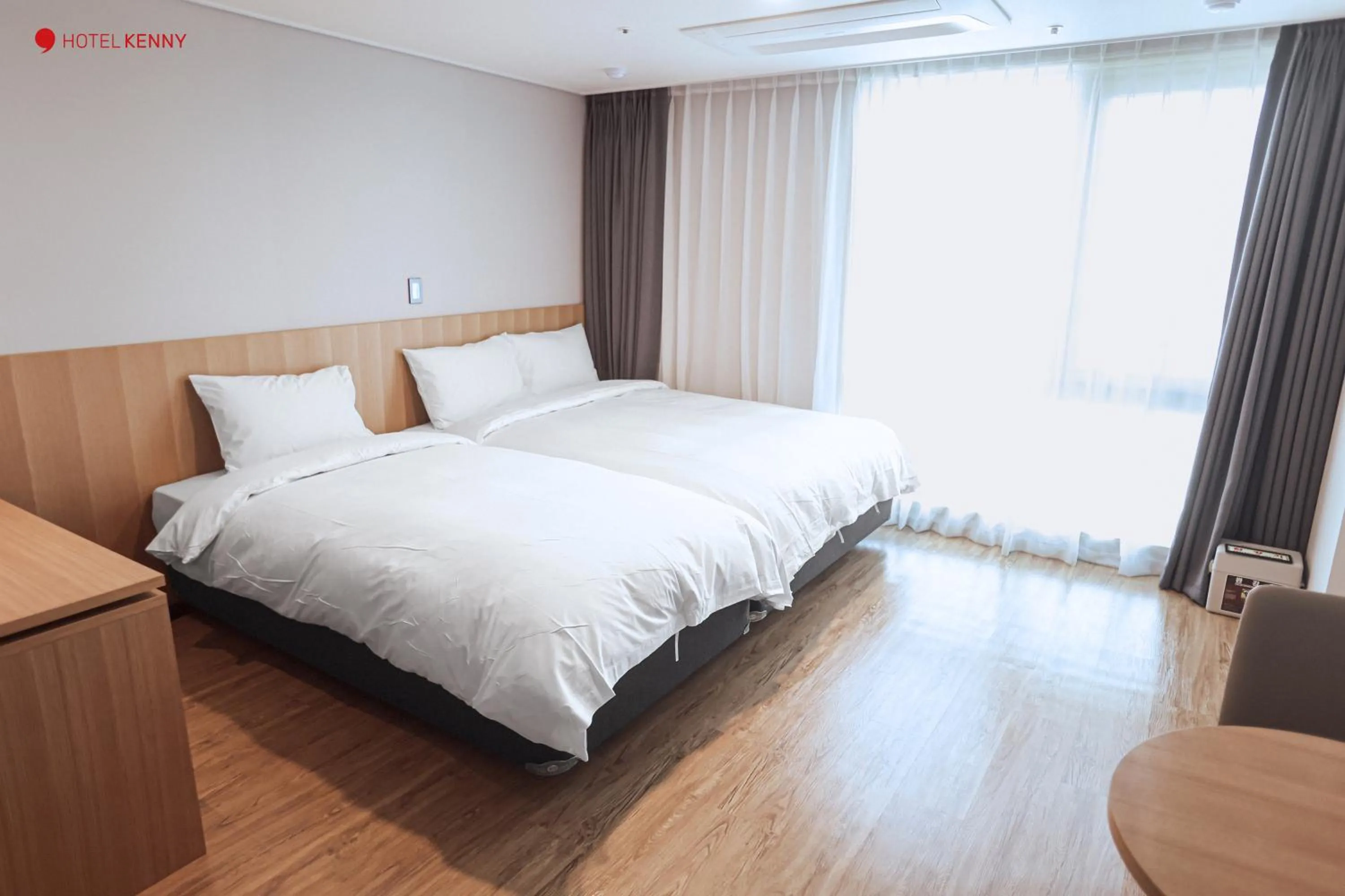 Bedroom, Bed in Hotel Kenny Yeosu