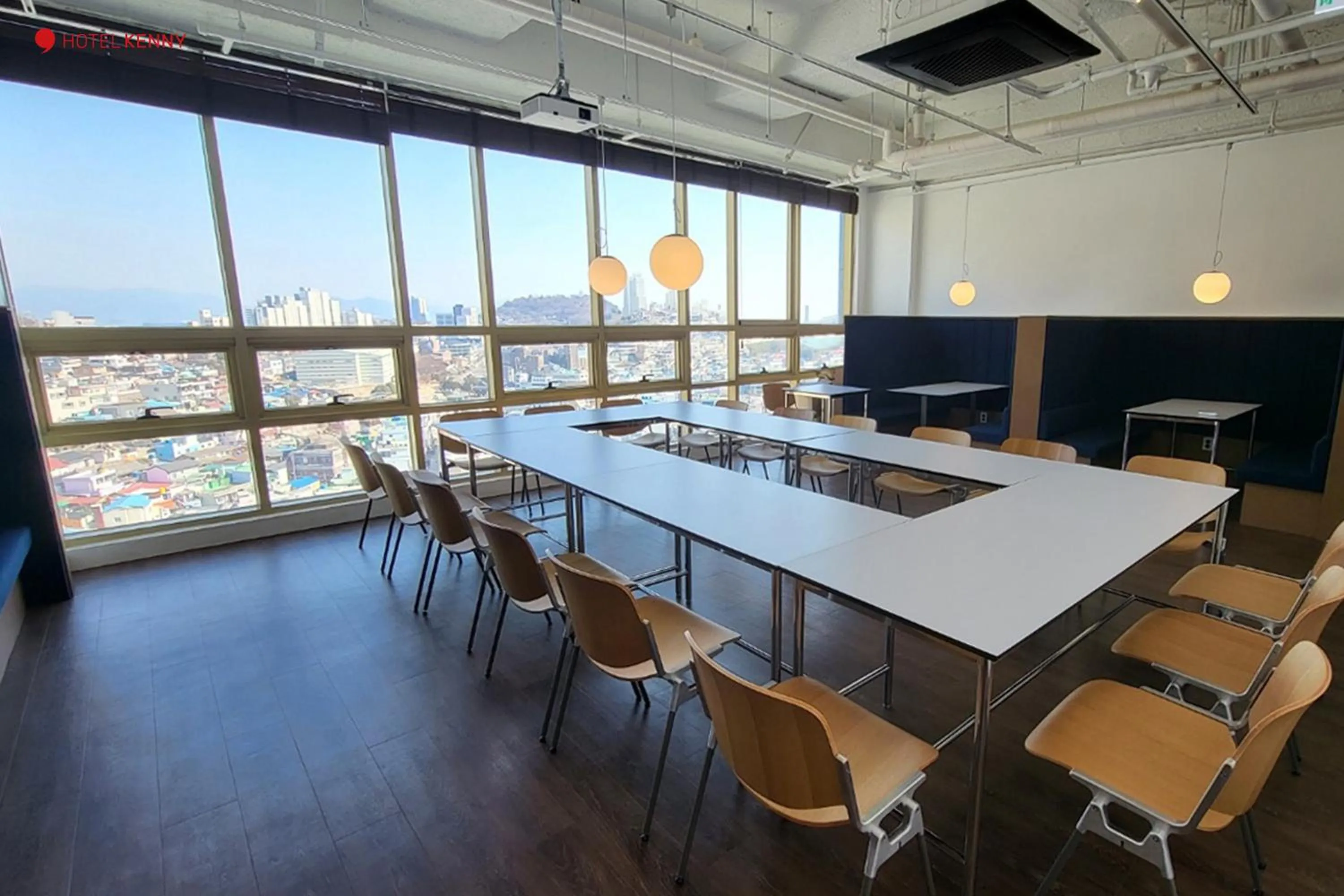 Restaurant/places to eat in Hotel Kenny Yeosu