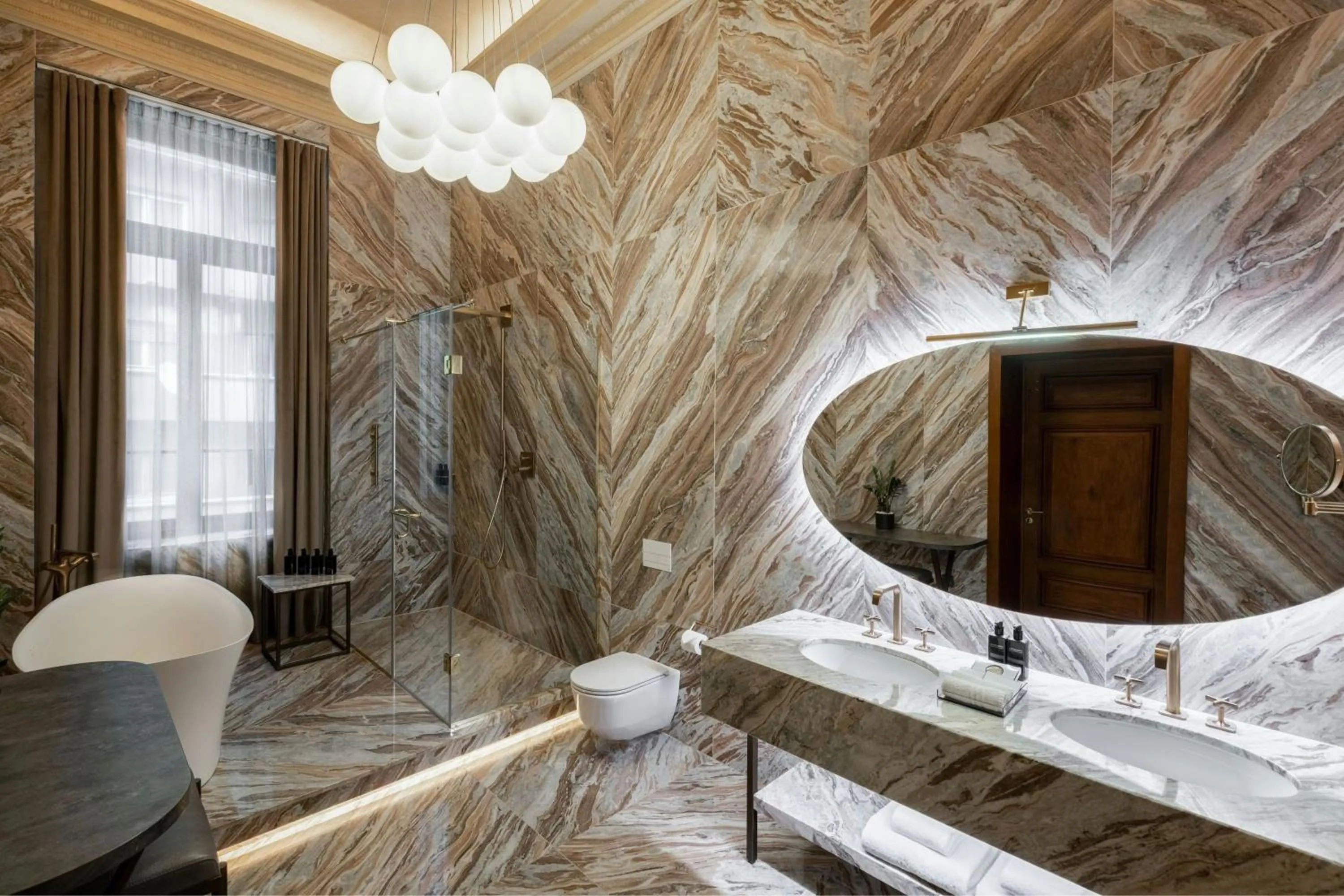 Bathroom in The Marmorosch Bucharest, Autograph Collection