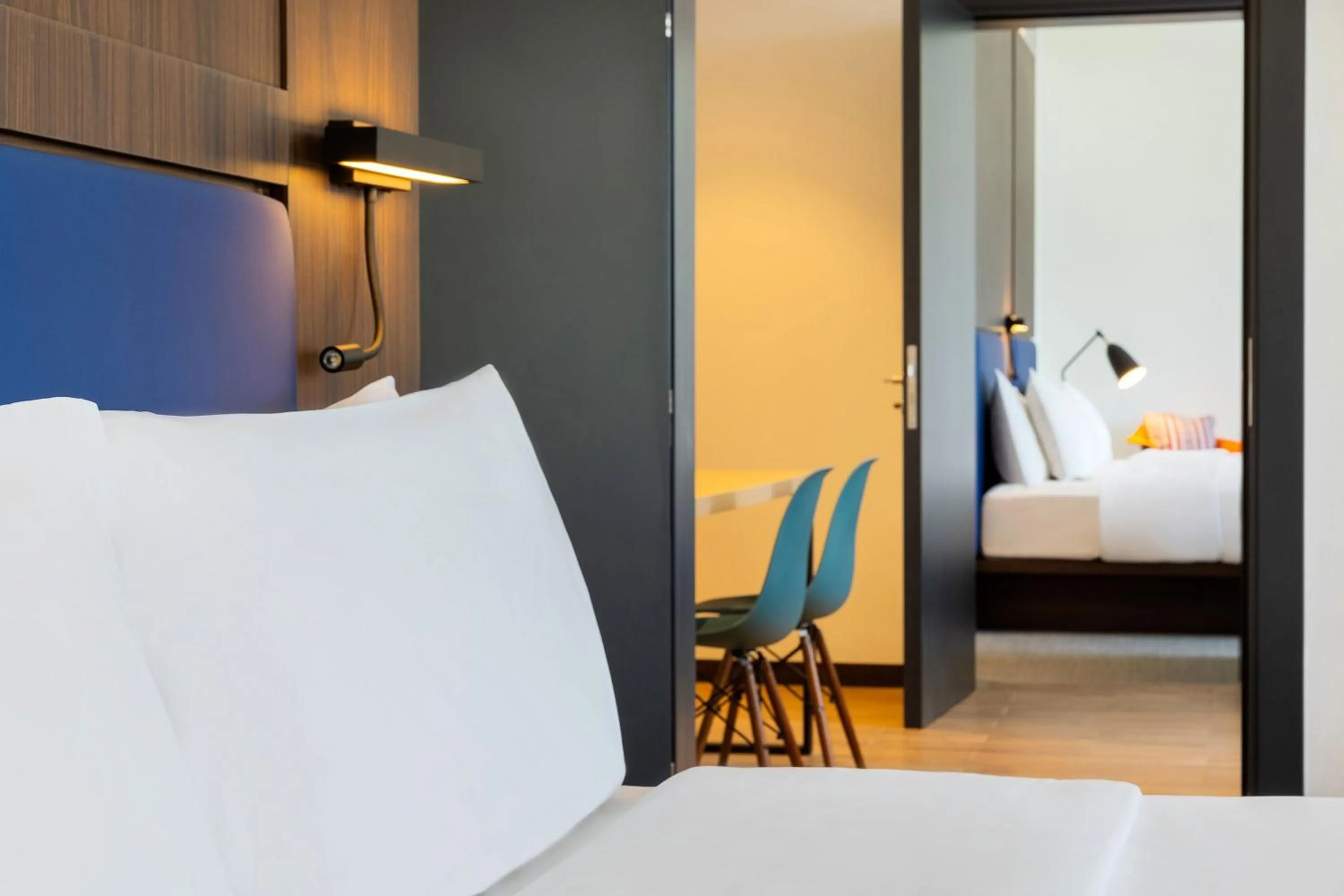 Bedroom, Bed in Aloft Al Mina, Dubai Jumeirah