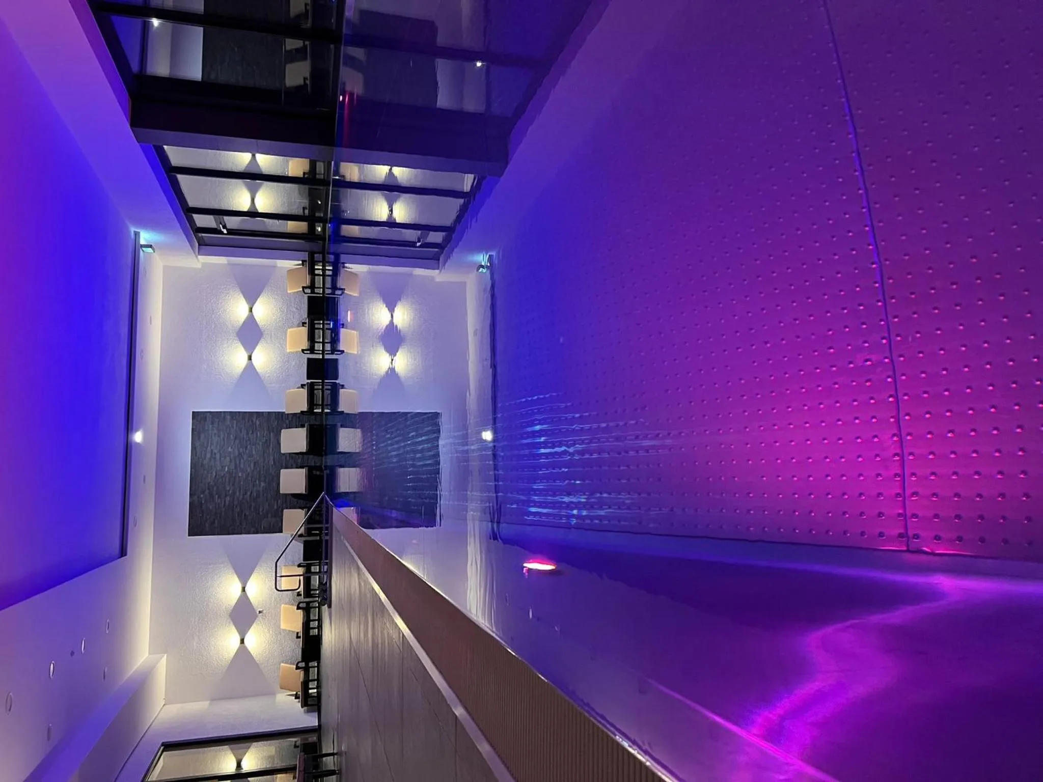 Swimming pool in Rebhan's Business und Wellness Hotel