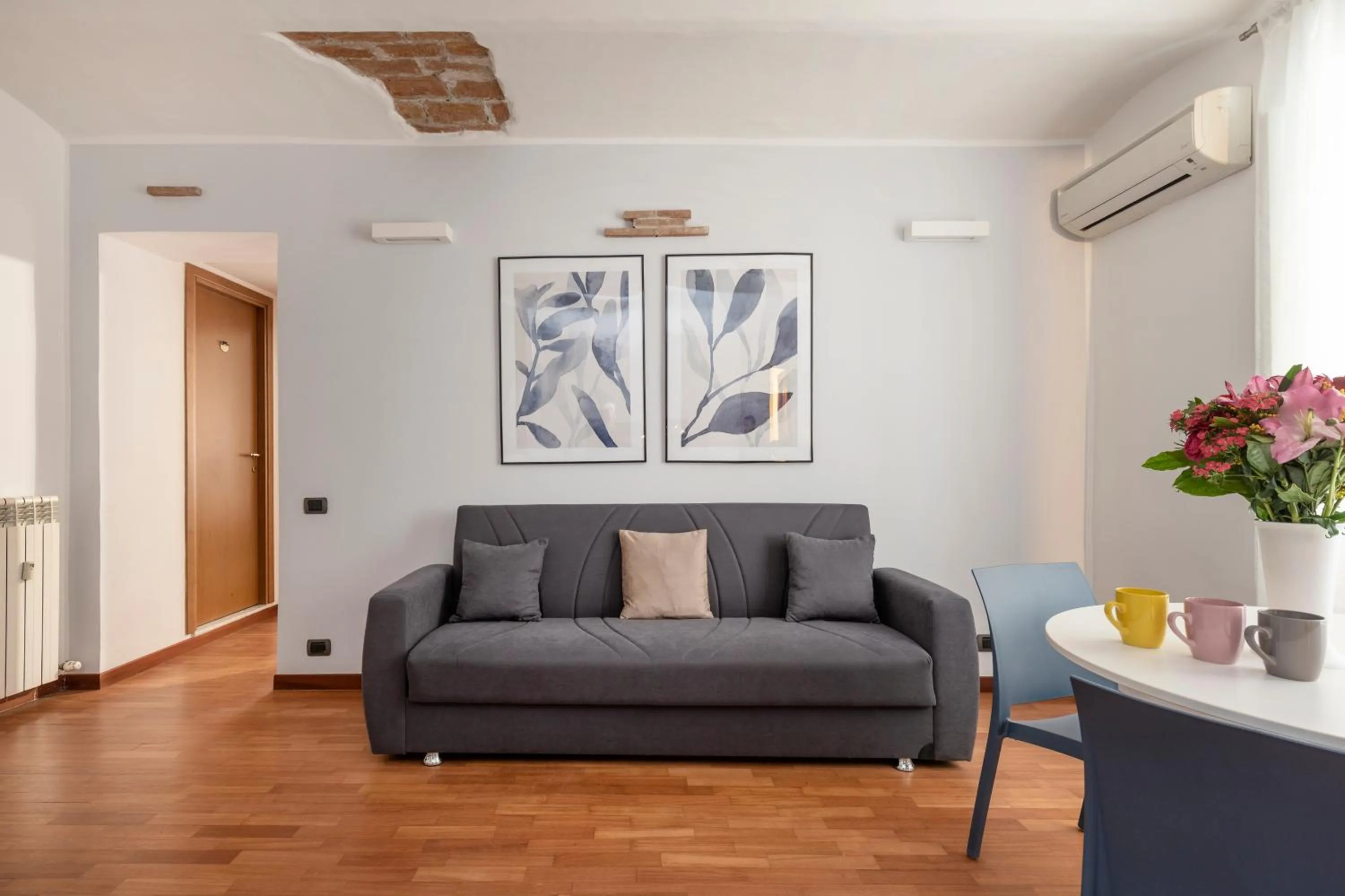 Living room in White Rooms Colosseo