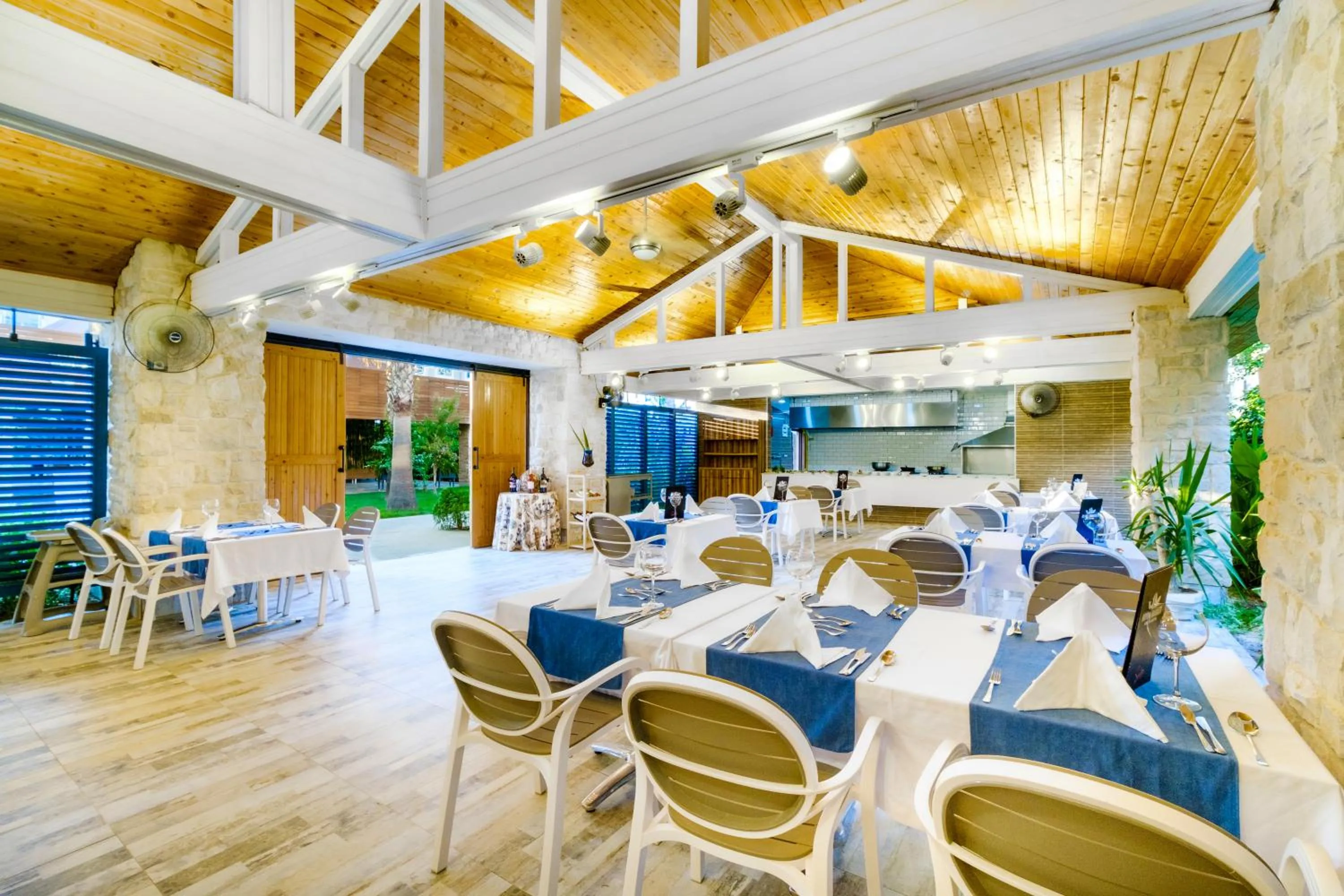 Royal Garden Beach Hotel