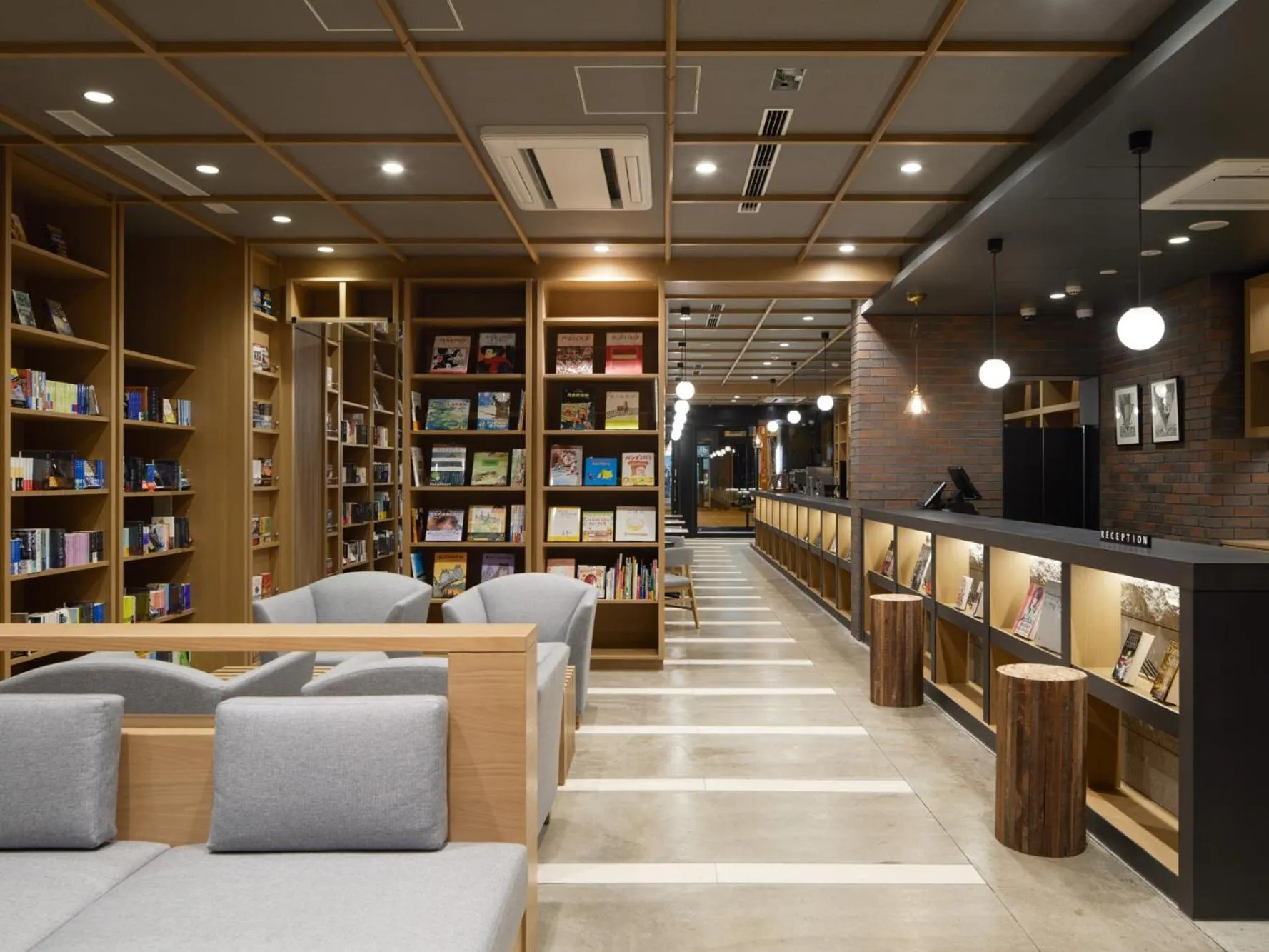 Lobby or reception in LAMP LIGHT BOOKS HOTEL sapporo