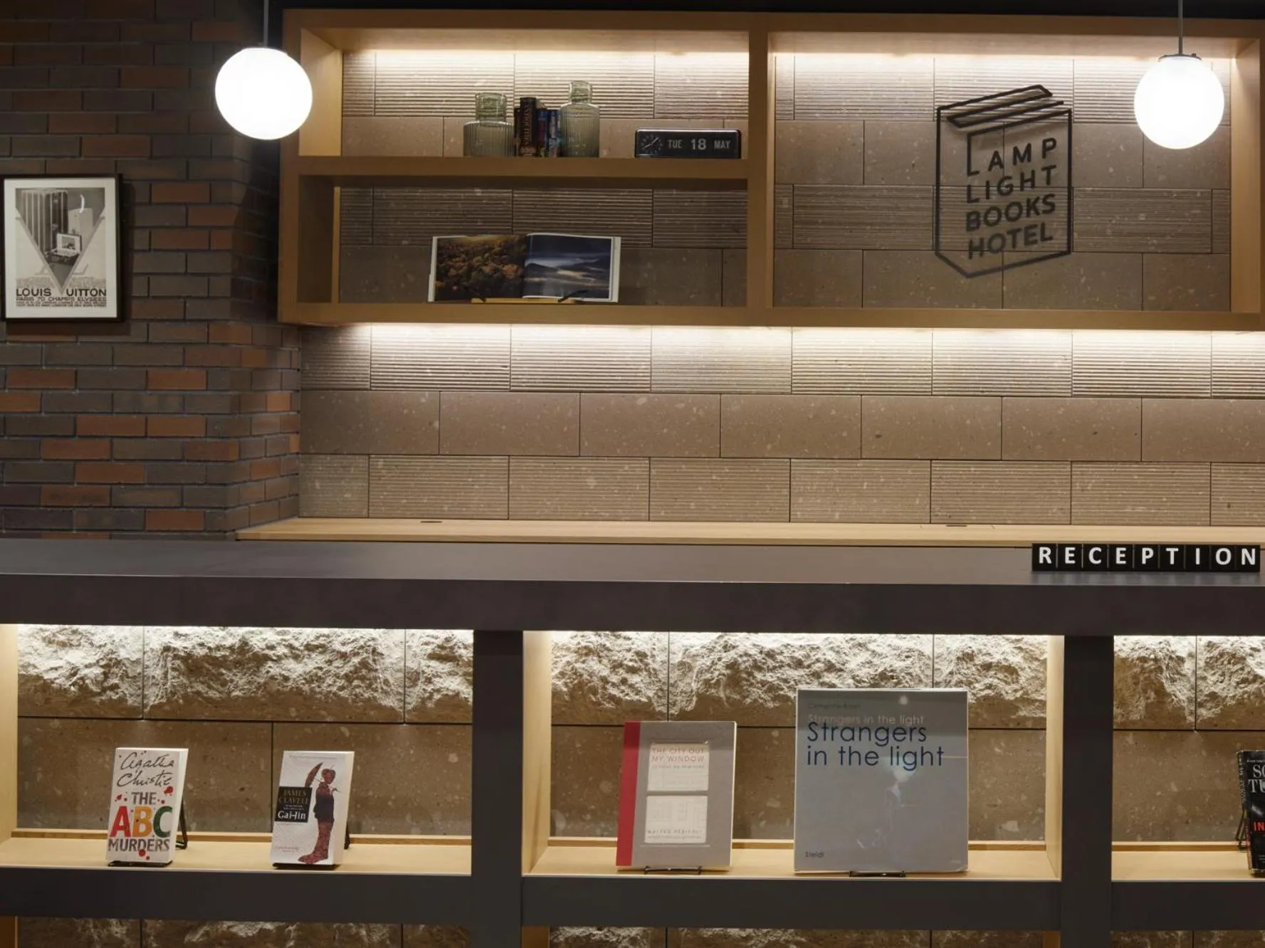 Lobby or reception in LAMP LIGHT BOOKS HOTEL sapporo