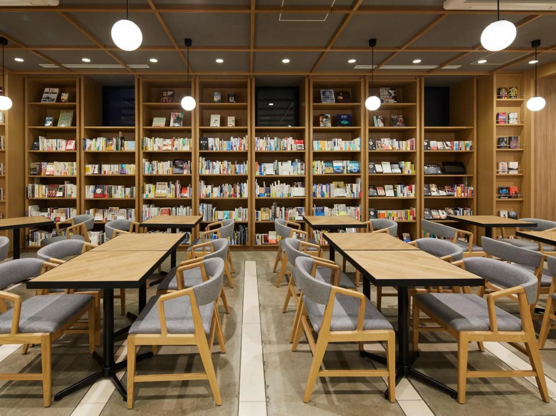 Lobby or reception in LAMP LIGHT BOOKS HOTEL sapporo