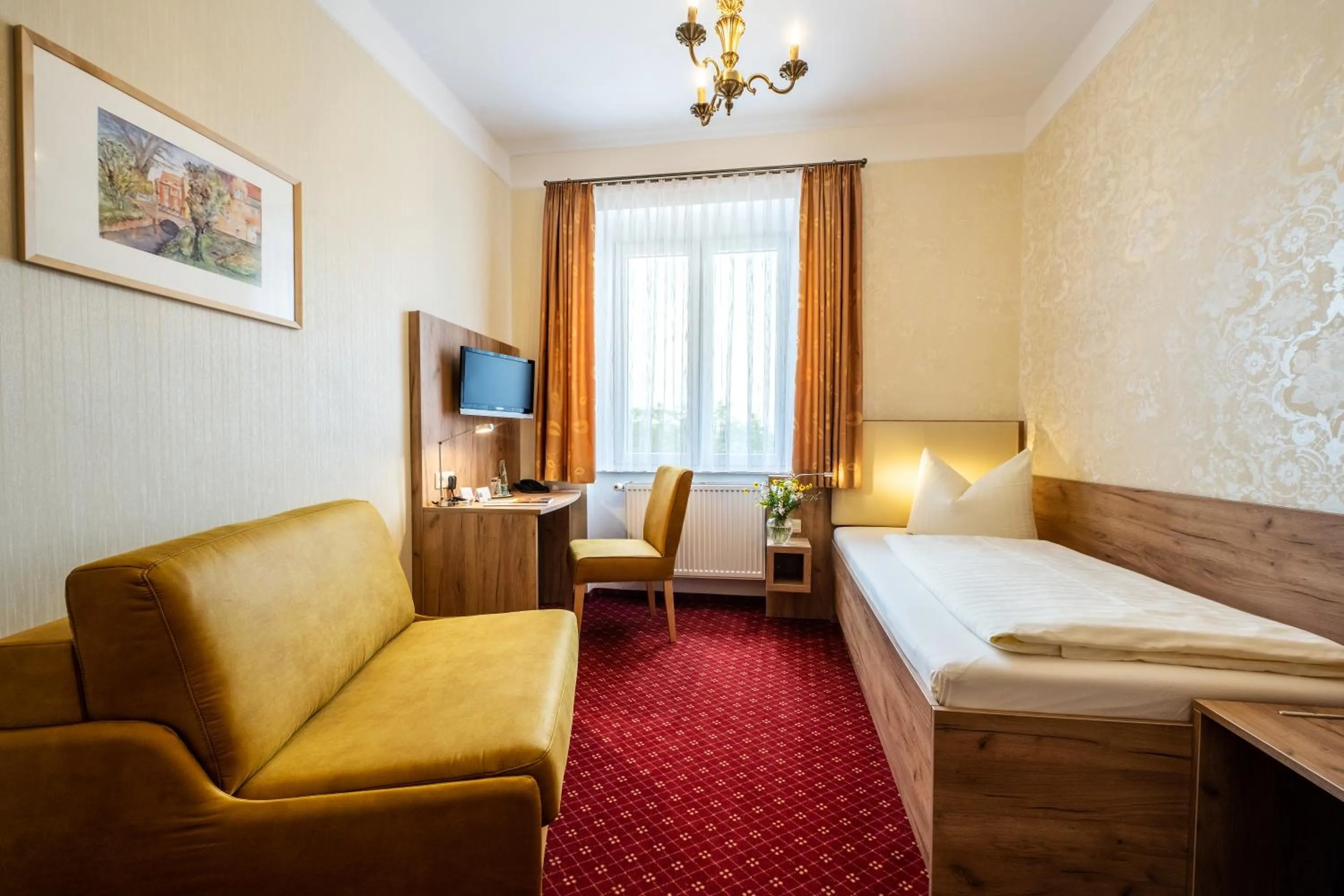 Photo of the whole room, Bed in Flair Hotel Villa Ilske