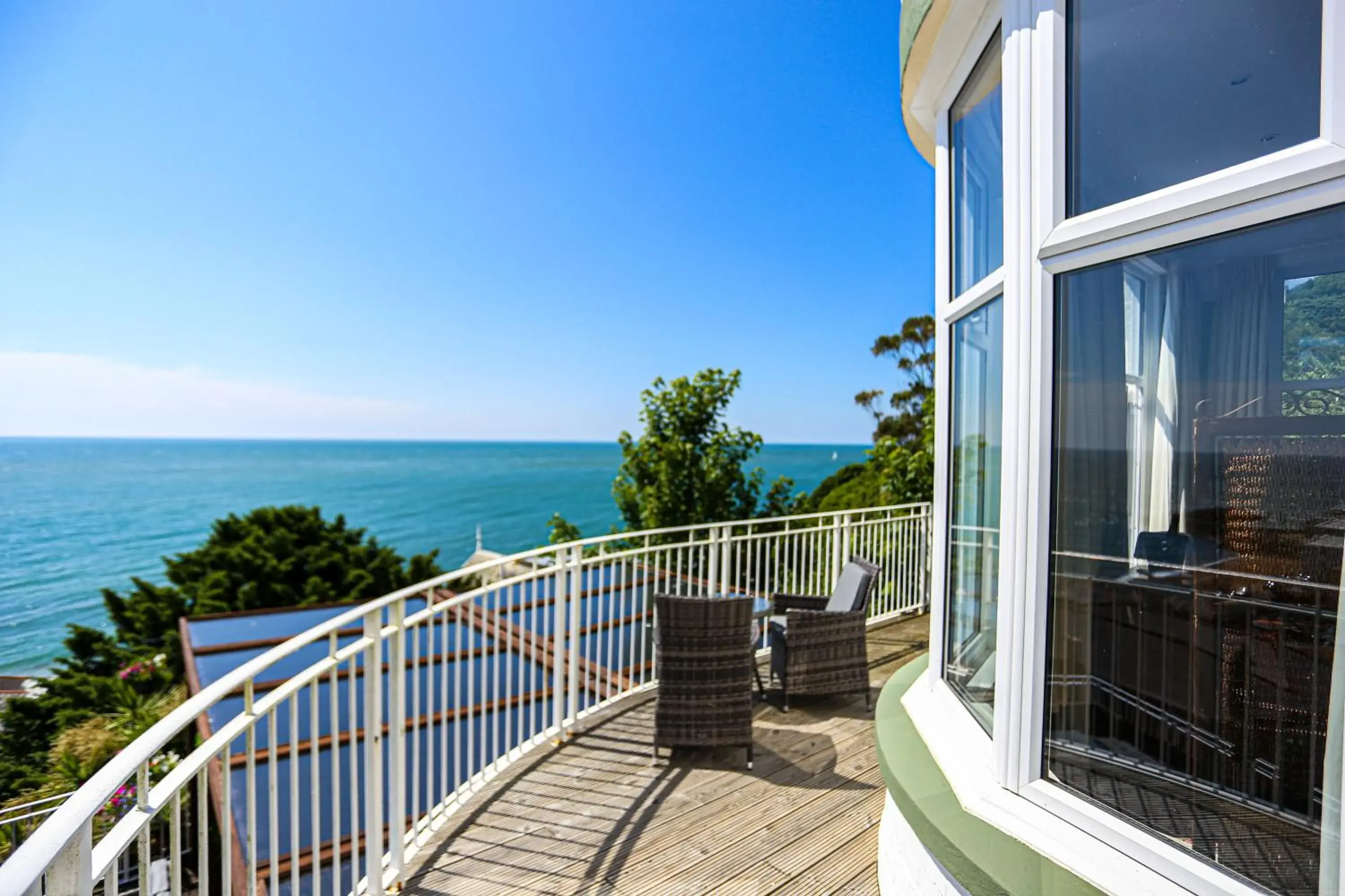 Deluxe Double Room with Balcony and Sea View in The Wellington Hotel Deluxe Double Room with Balcony and Sea View in The Wellington Hotel