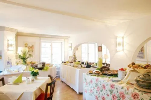 Restaurant/places to eat in Hotel Weisses Ross