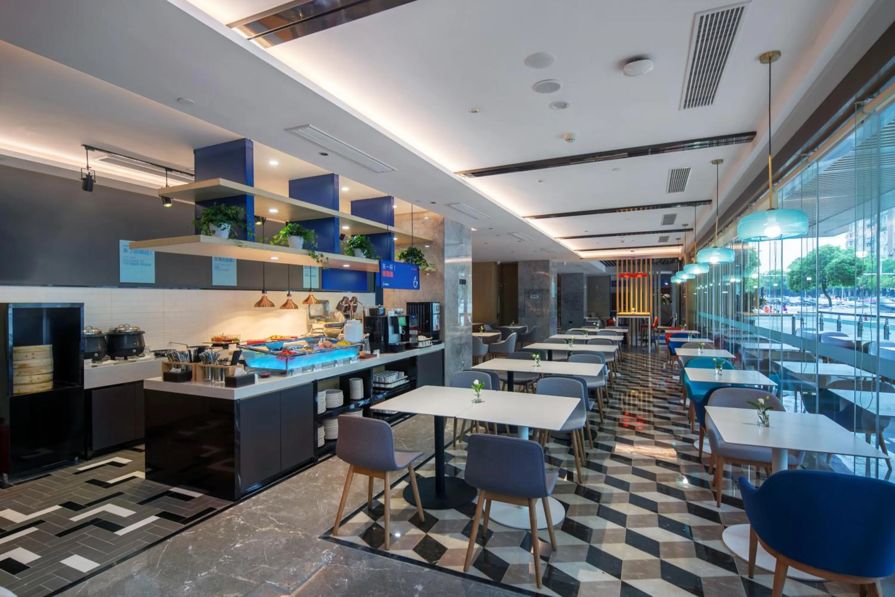 Restaurant/places to eat in Holiday Inn Express Changsha Shengfu by IHG