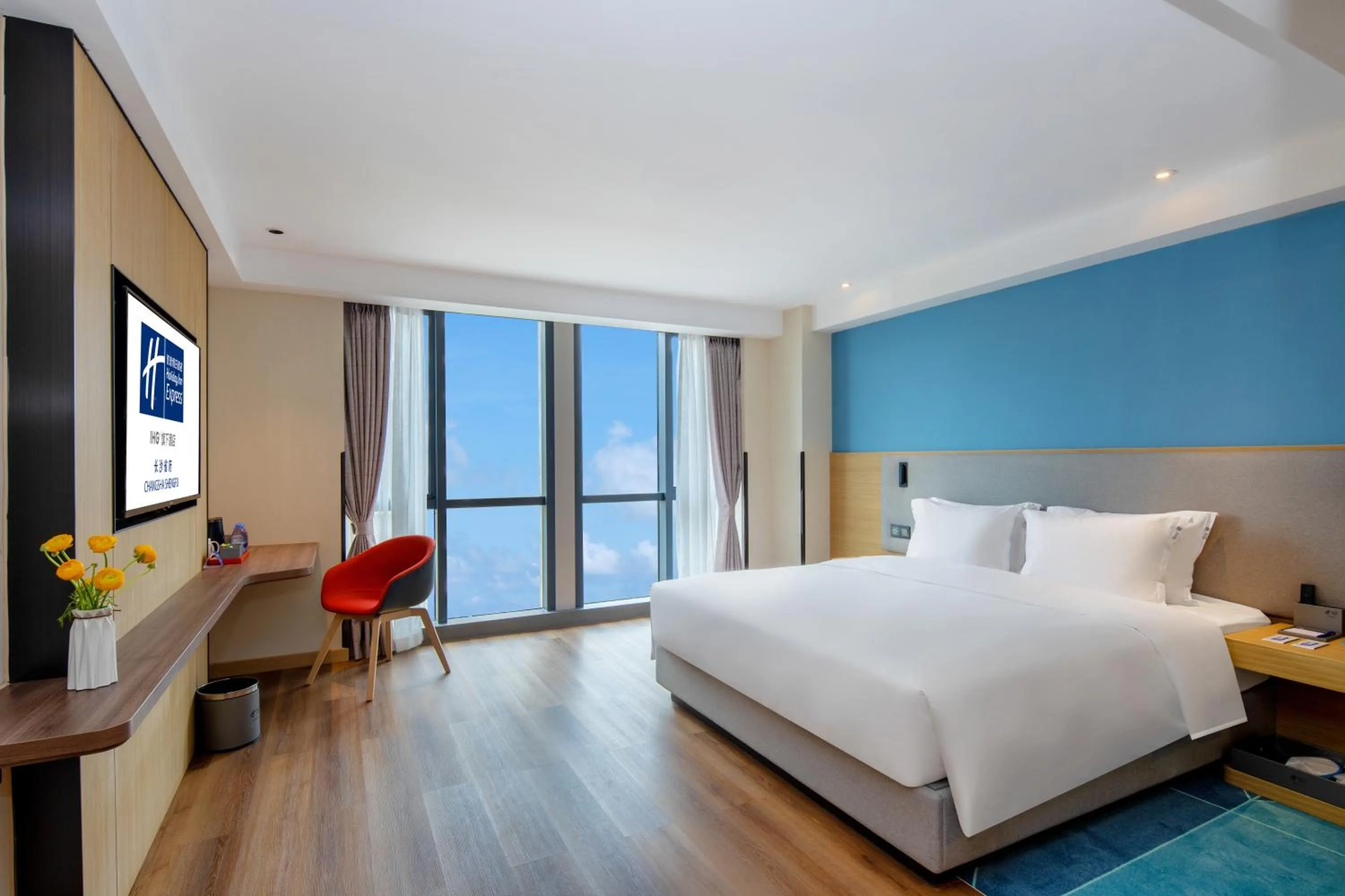 Bed in Holiday Inn Express Changsha Shengfu by IHG