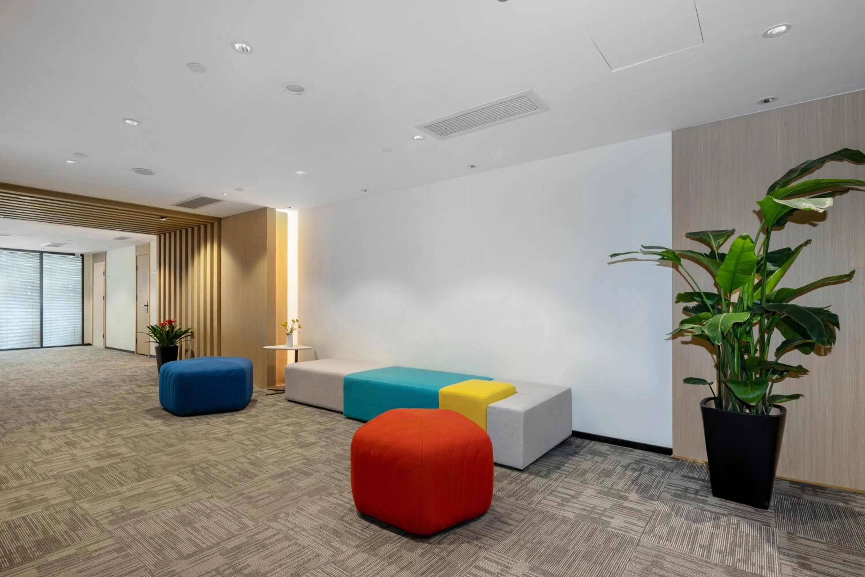 Seating area in Holiday Inn Express Changsha Shengfu by IHG