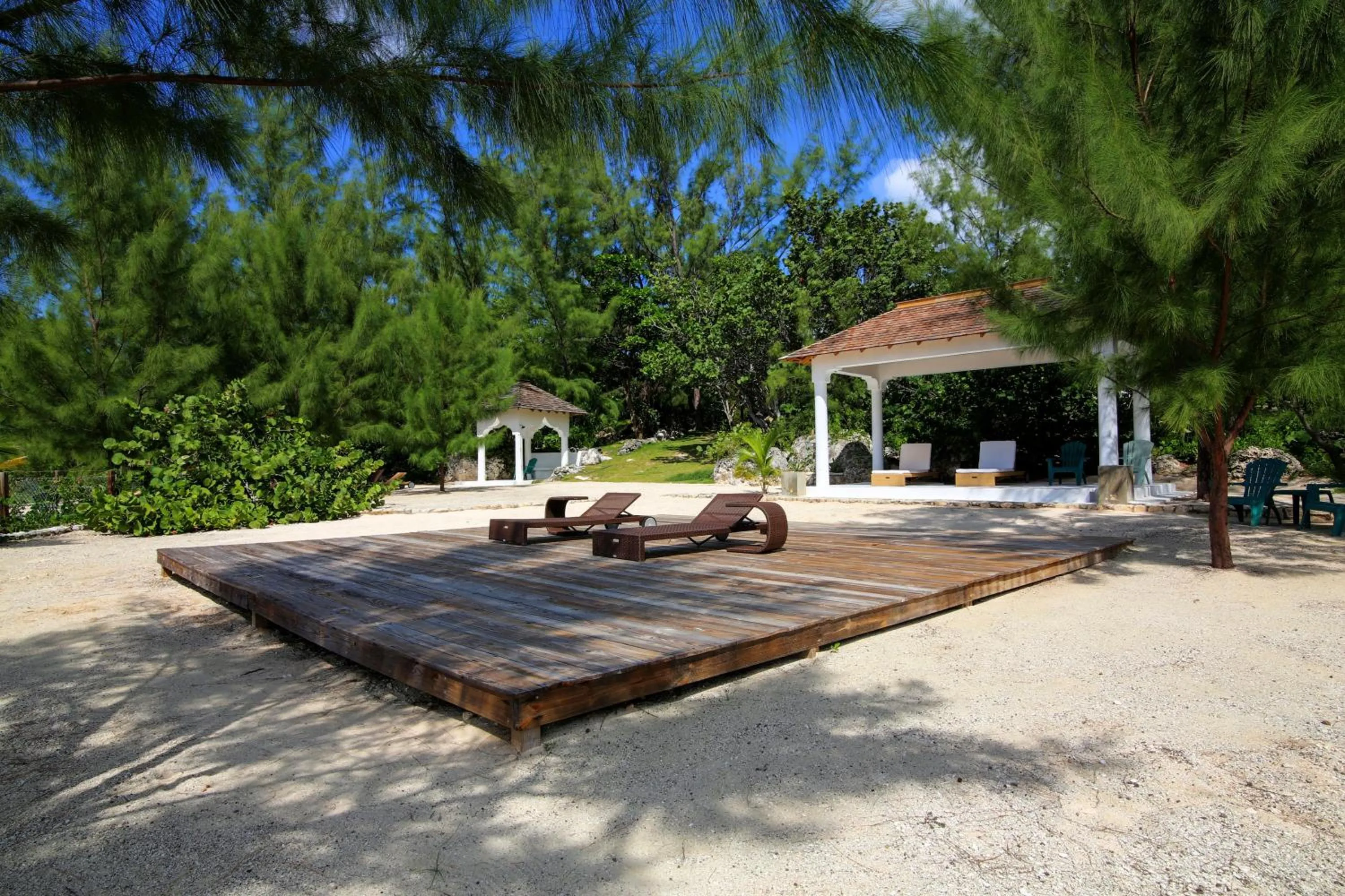 Seating area in Tingalaya's Retreat