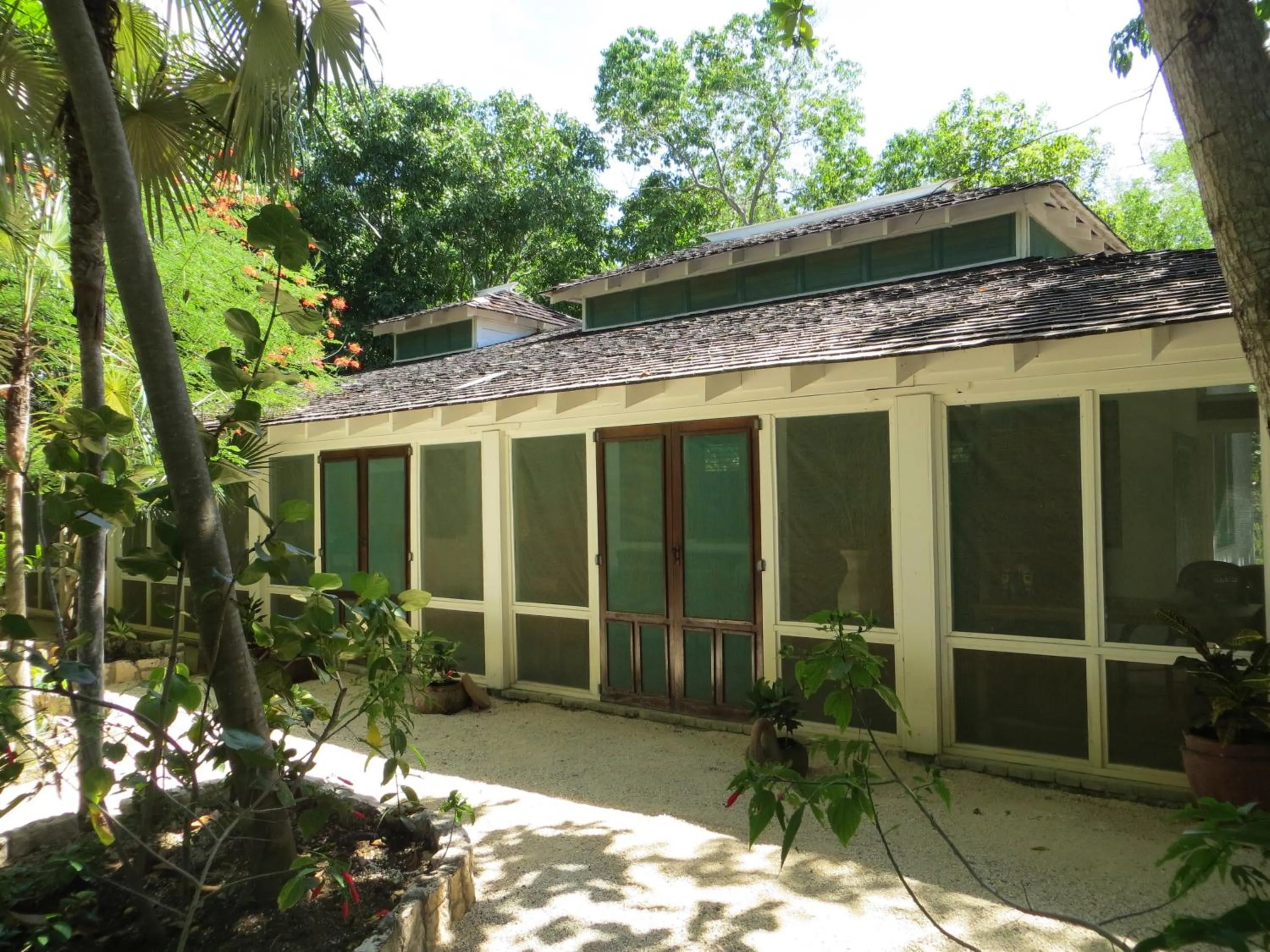 Facade/entrance in Tingalaya's Retreat