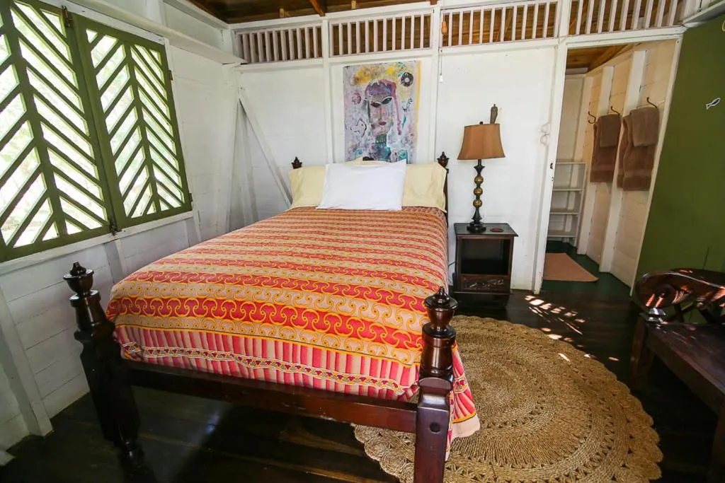 Photo of the whole room, Bed in Tingalaya's Retreat