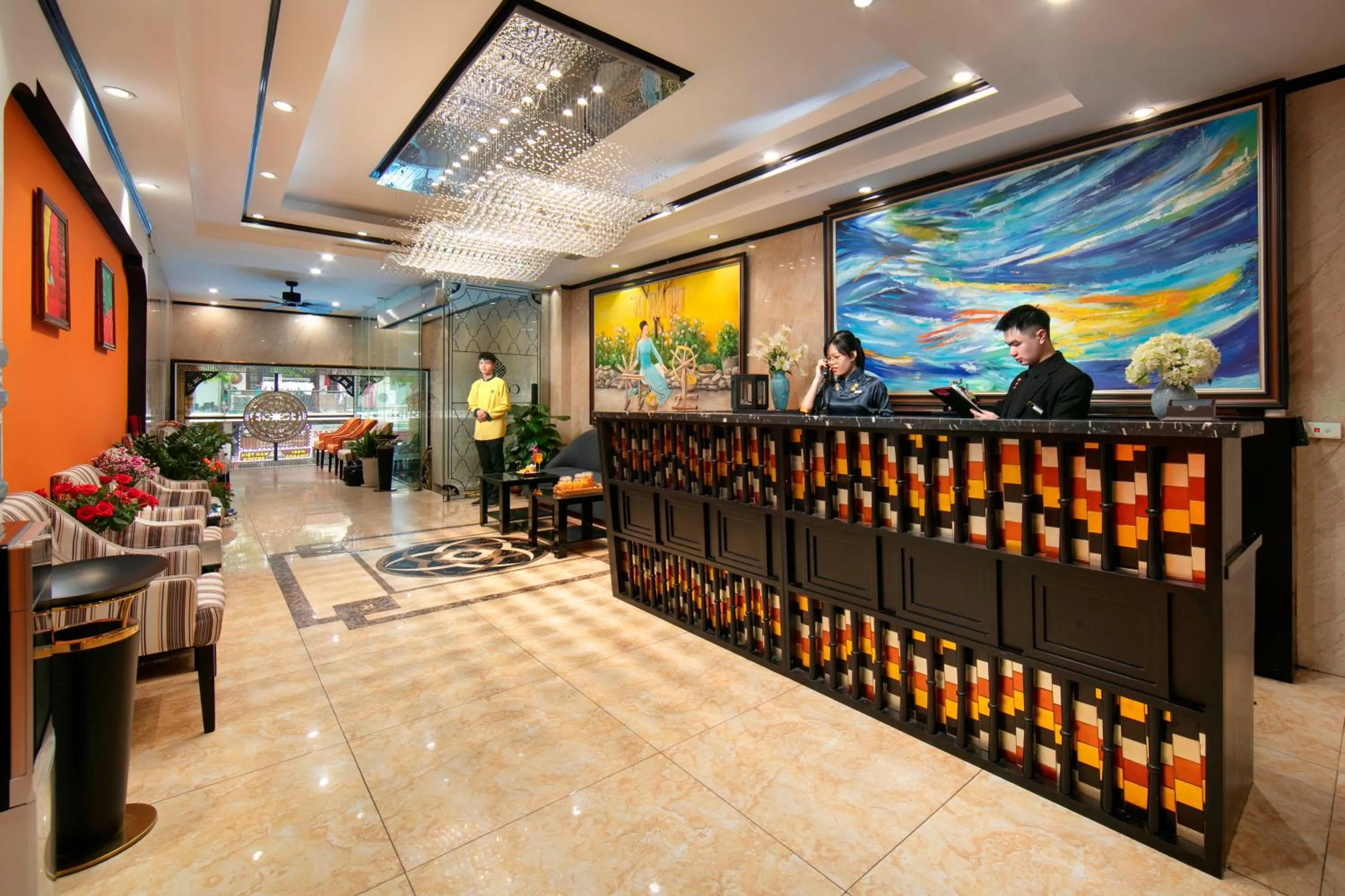 Staff in Kén Hotel by Connek