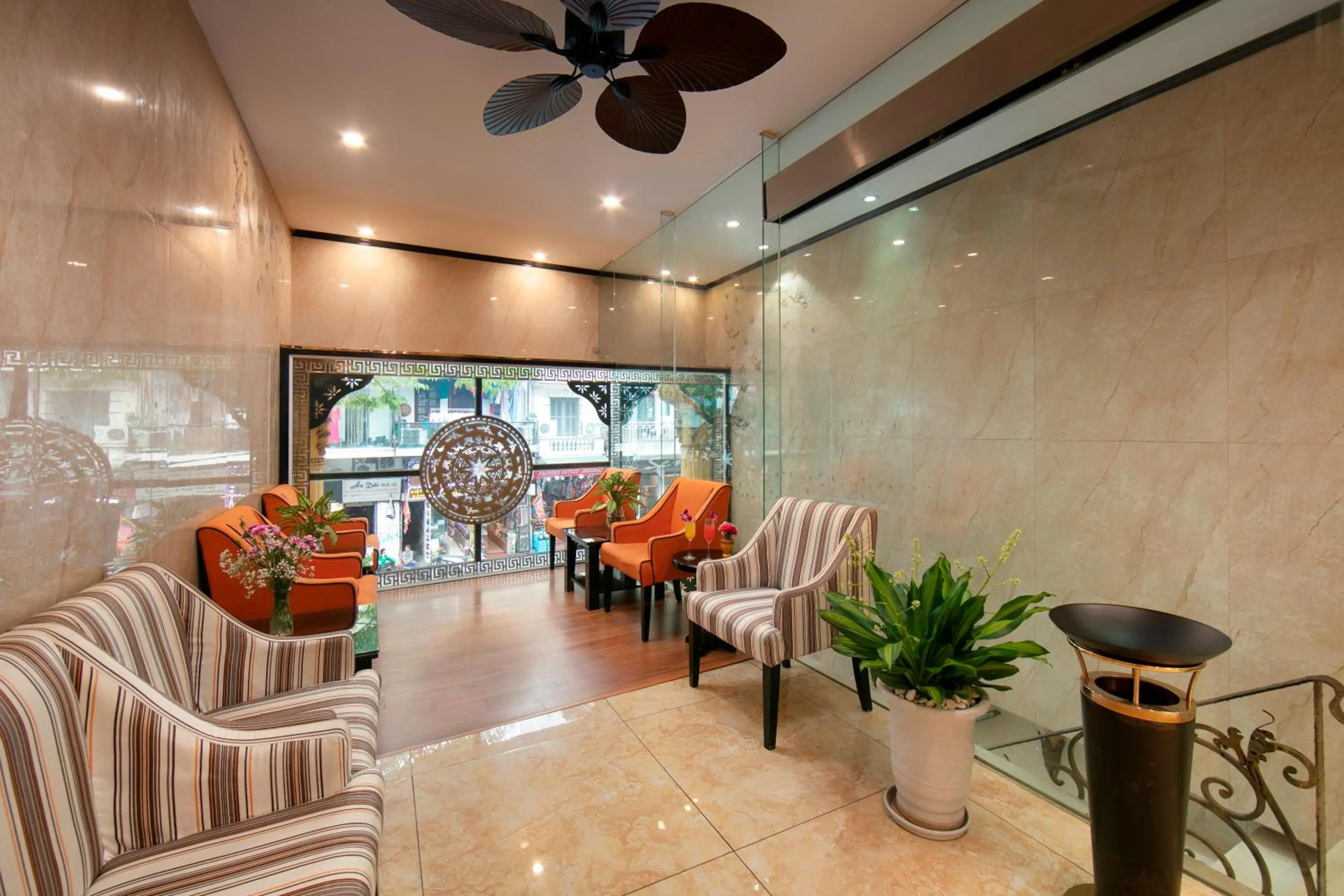 Lobby or reception in Kén Hotel by Connek