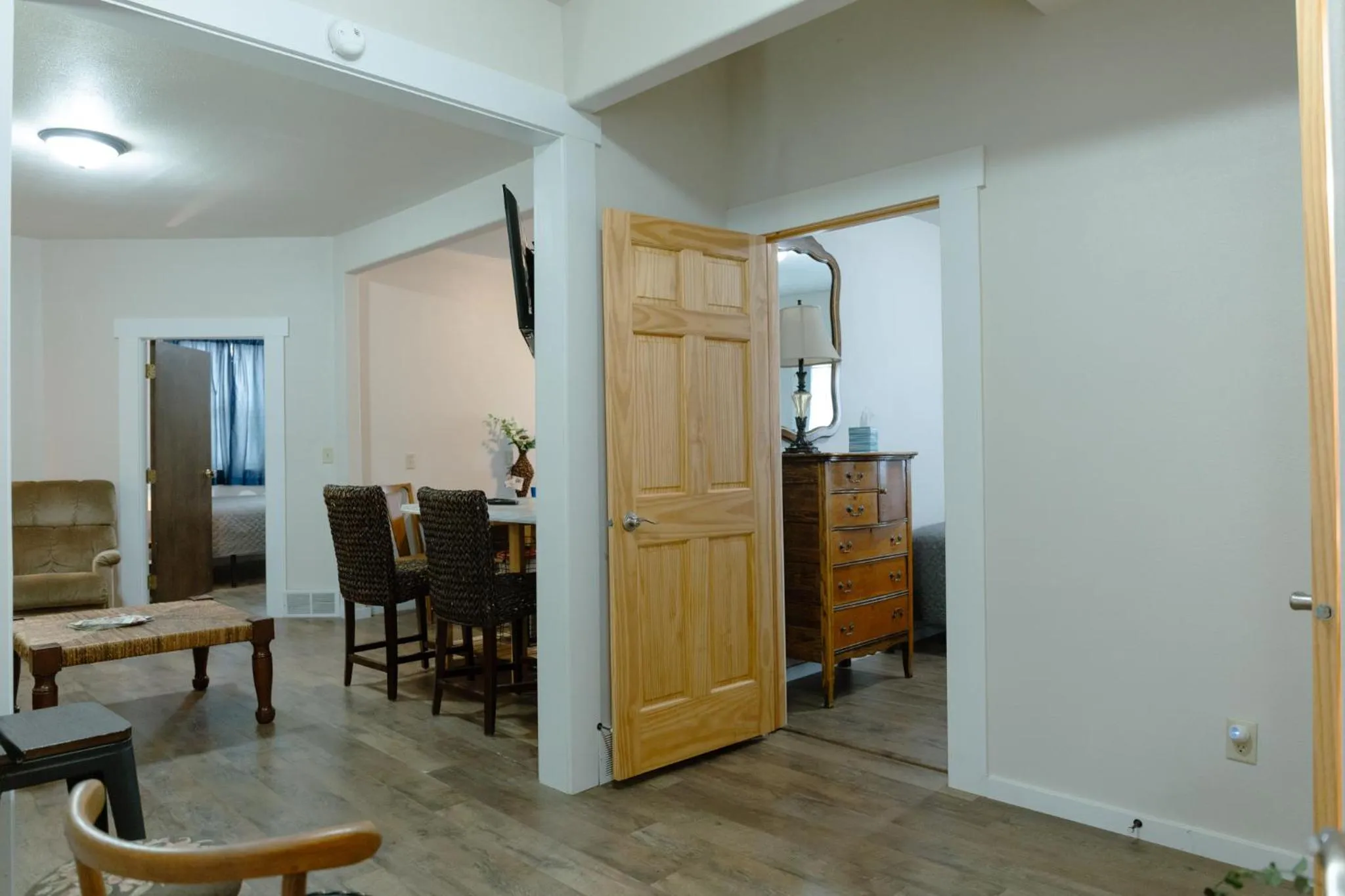 Living room in East Side Motel & Cabins