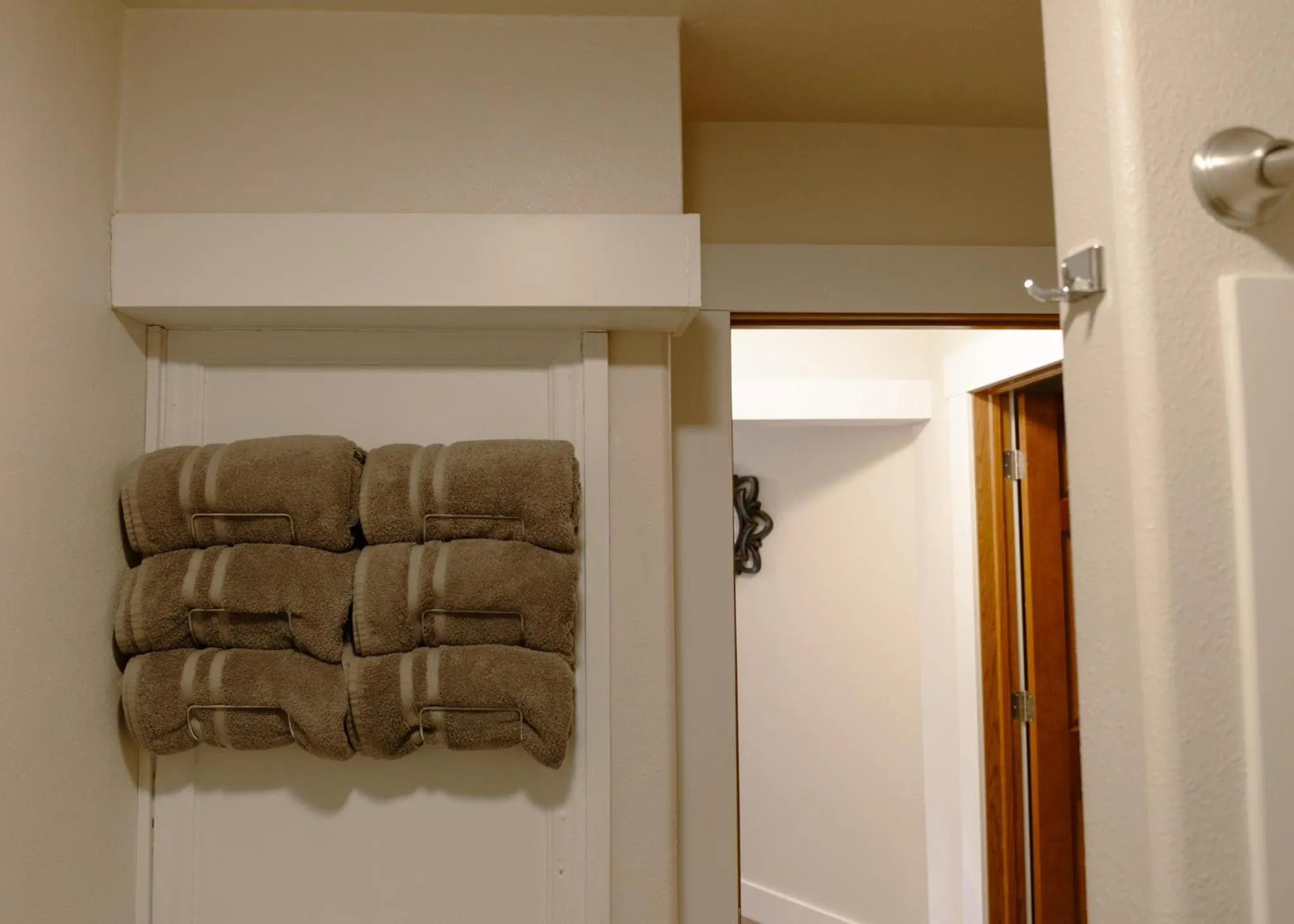 Bathroom in East Side Motel & Cabins