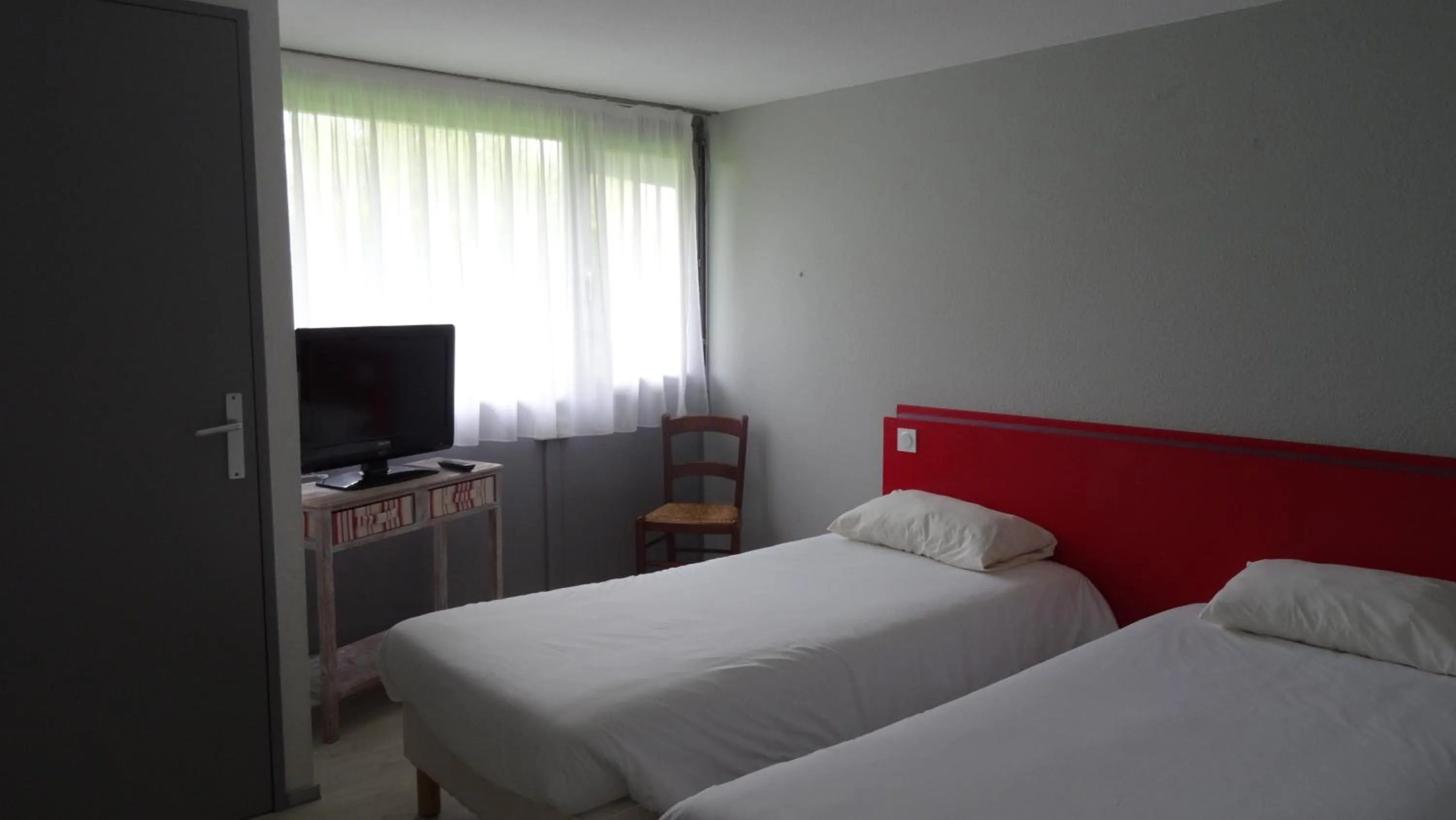 Bedroom, Bed in Initial by balladins Dieppe