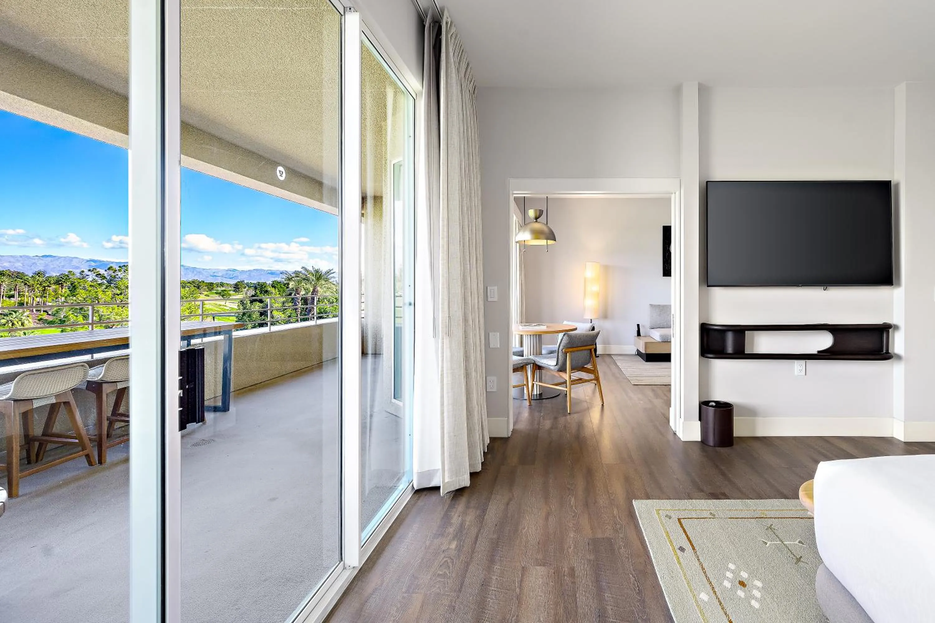 Bed in Grand Hyatt Indian Wells Resort & Villas