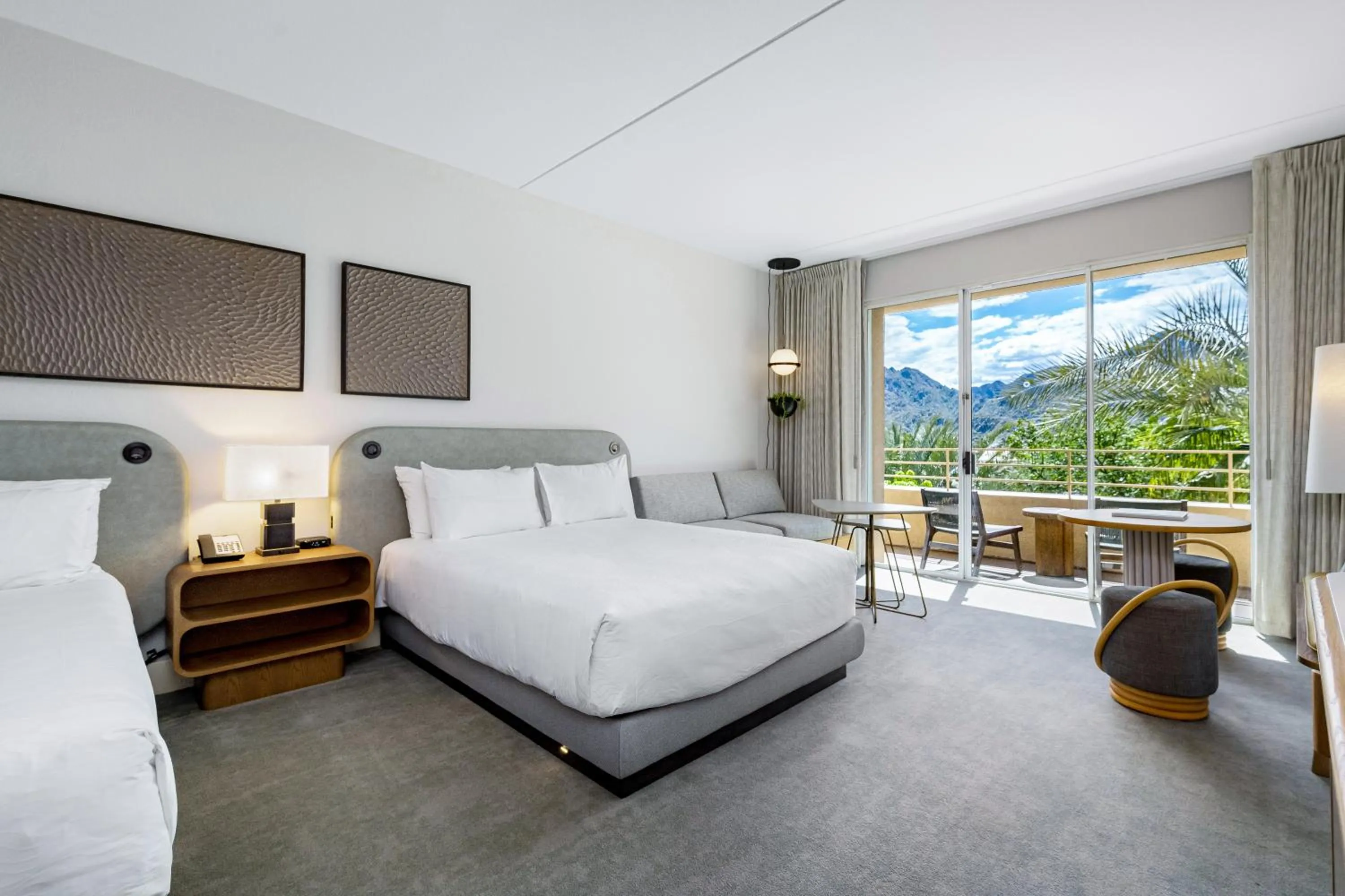 Bed in Grand Hyatt Indian Wells Resort & Villas