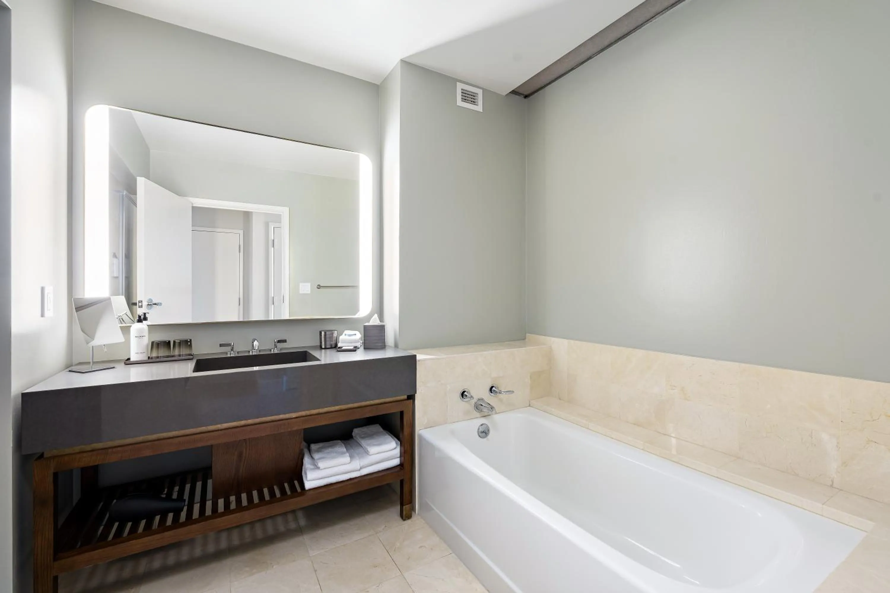 Bathroom in Grand Hyatt Indian Wells Resort & Villas
