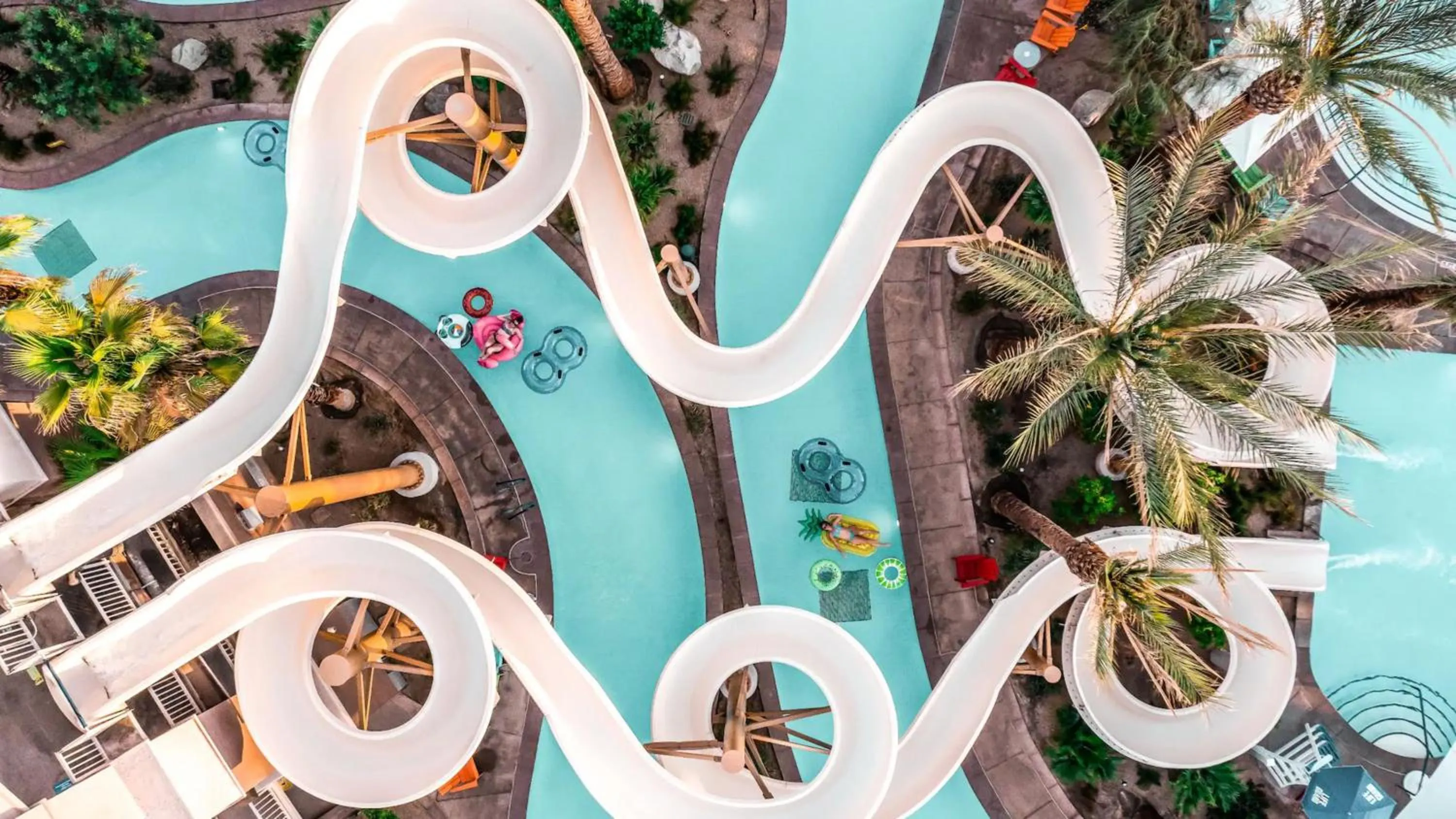 Swimming pool in Grand Hyatt Indian Wells Resort & Villas