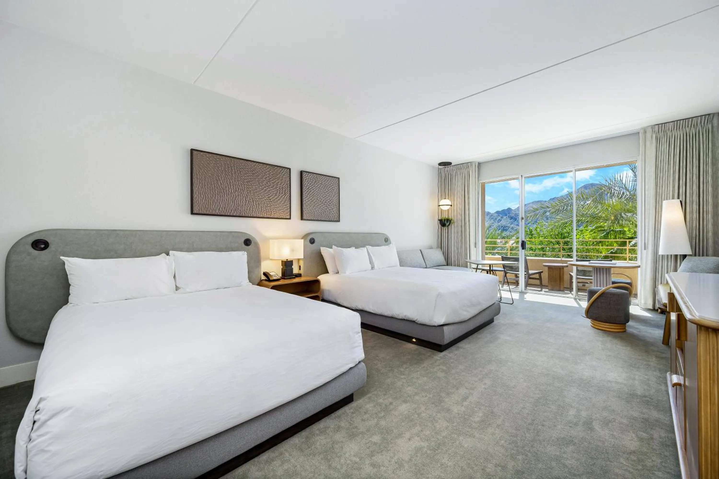 Bed in Grand Hyatt Indian Wells Resort & Villas