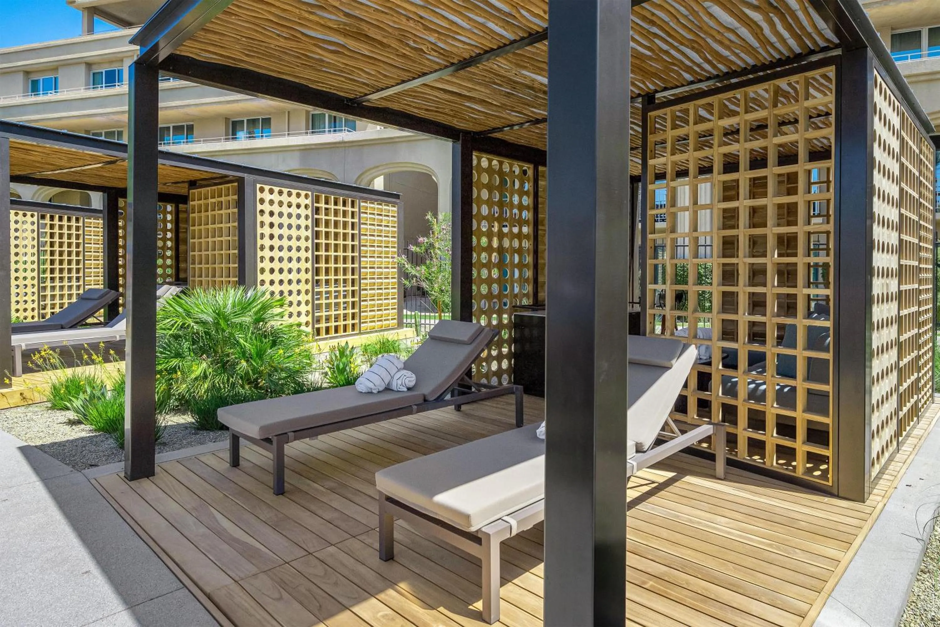 Swimming pool in Grand Hyatt Indian Wells Resort & Villas