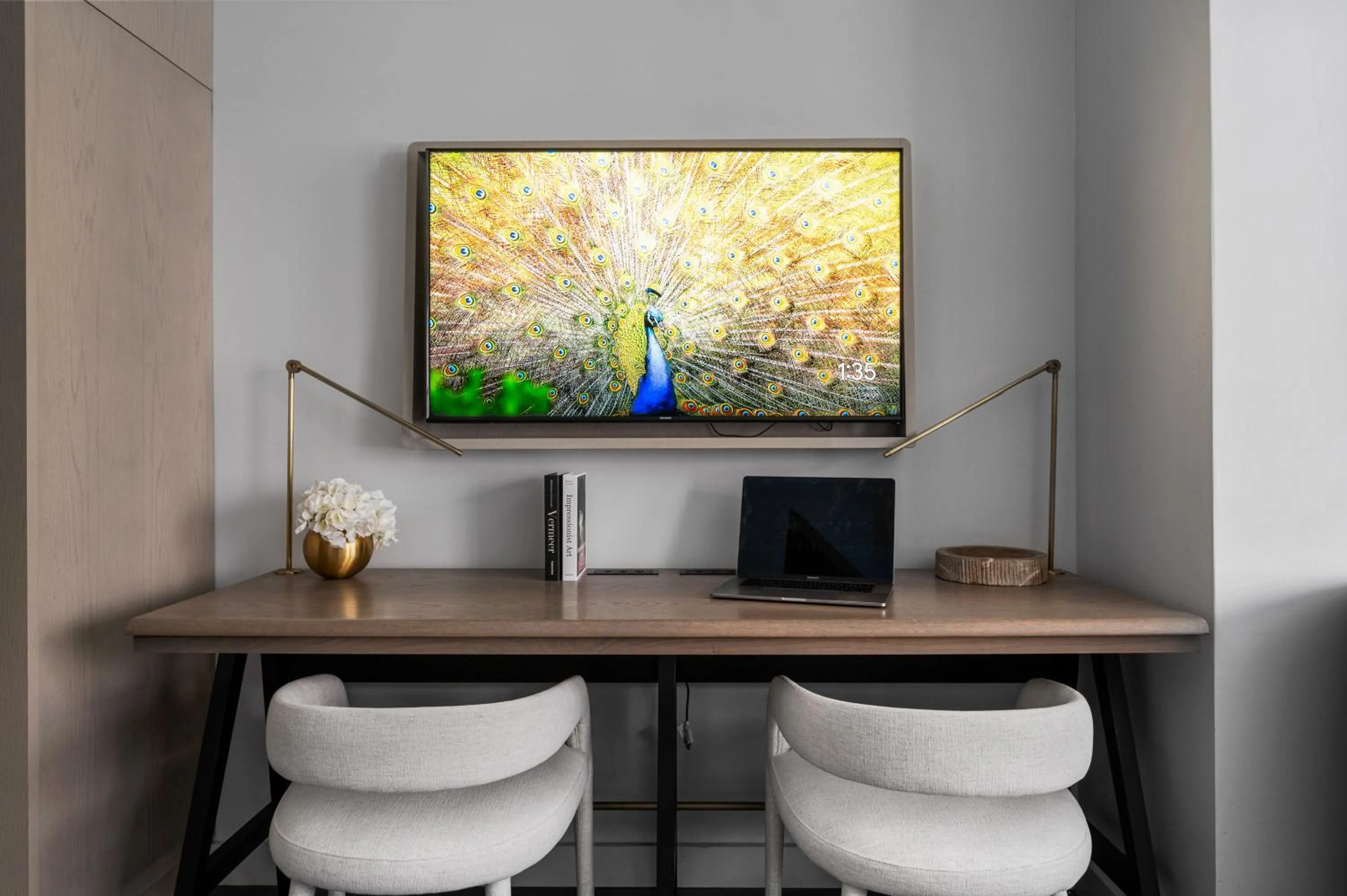 TV and multimedia in Sonder City Hall Park