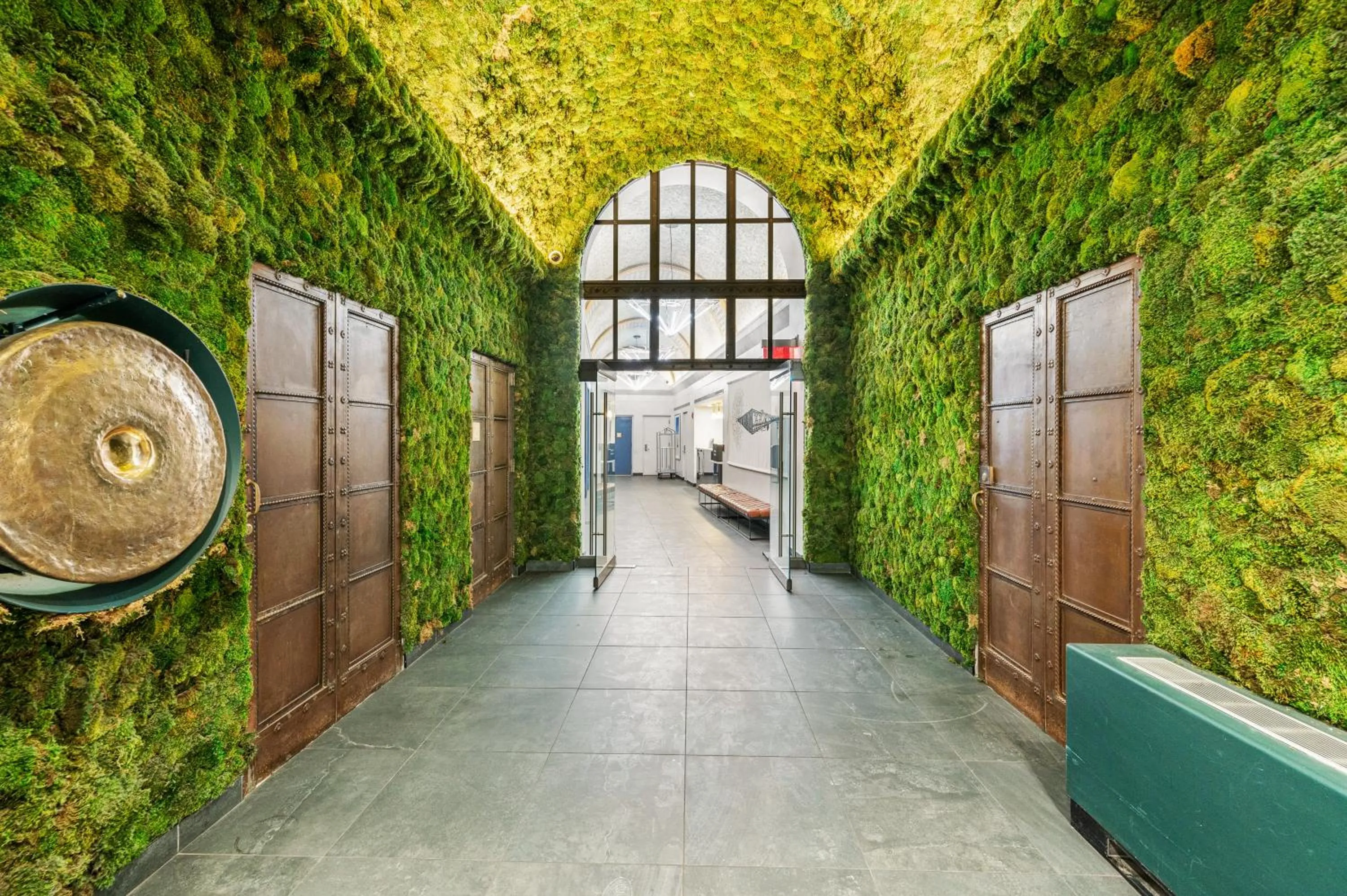 Property building in Sonder City Hall Park