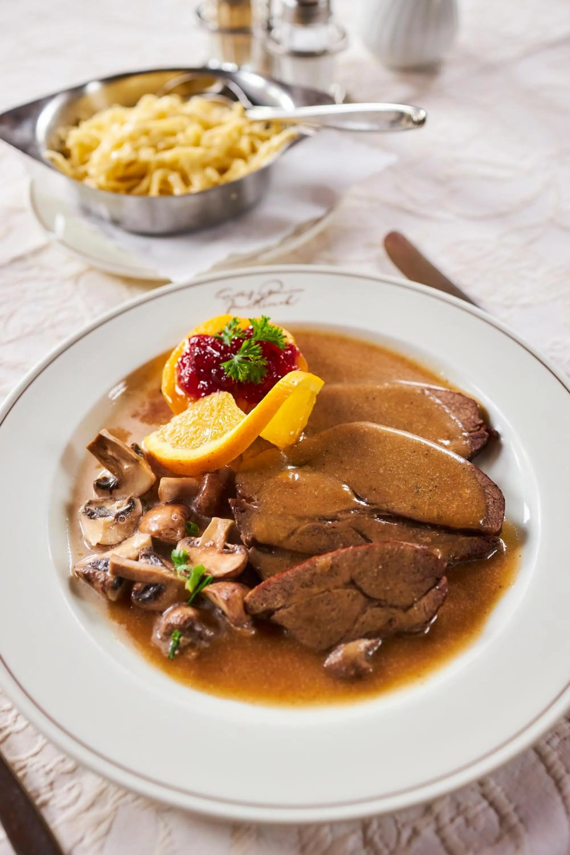 Restaurant/places to eat in Flair Hotel Gasthof zum Hirsch