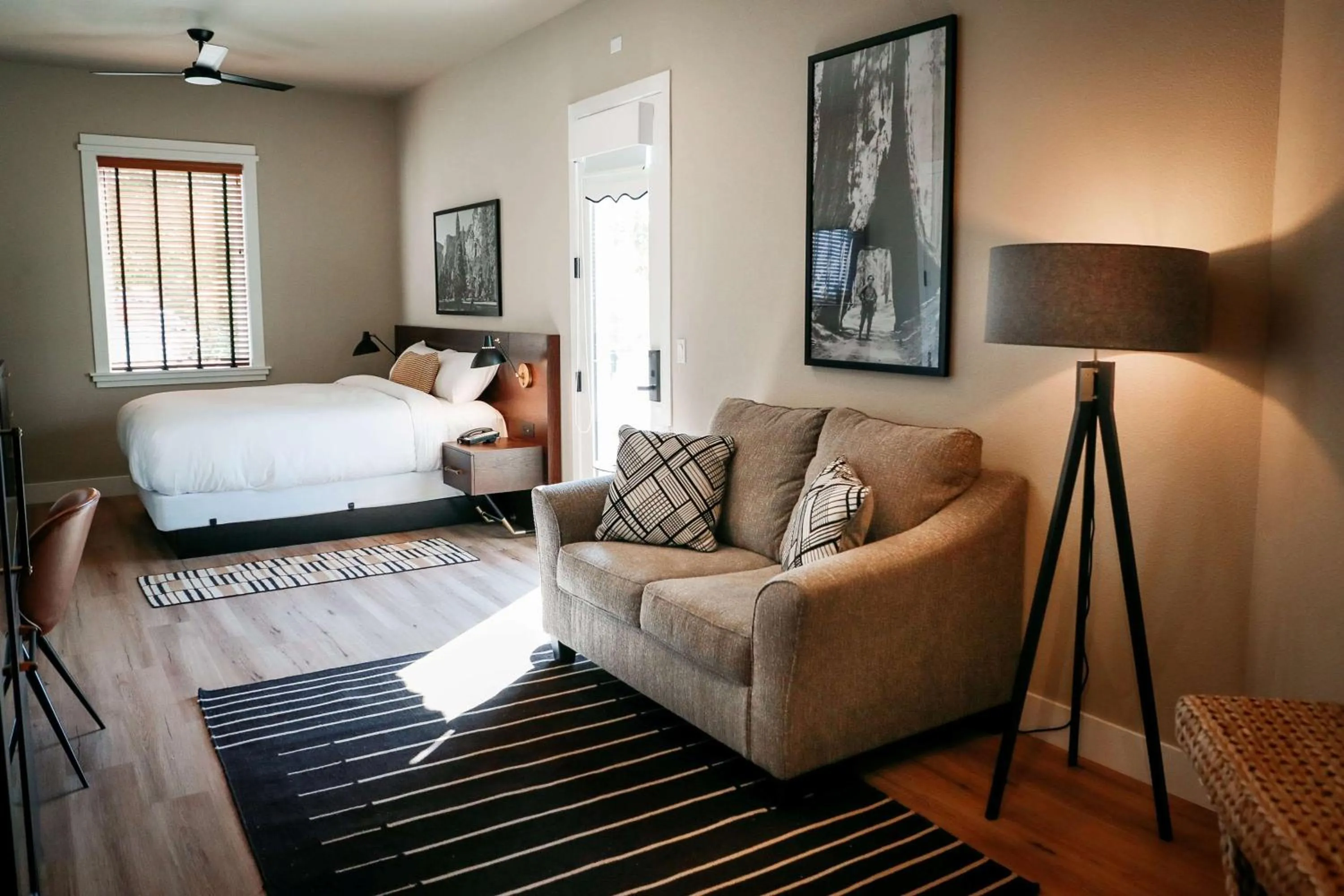 Photo of the whole room, Bed in Gateway Hotel, Trademark Collection by Wyndham