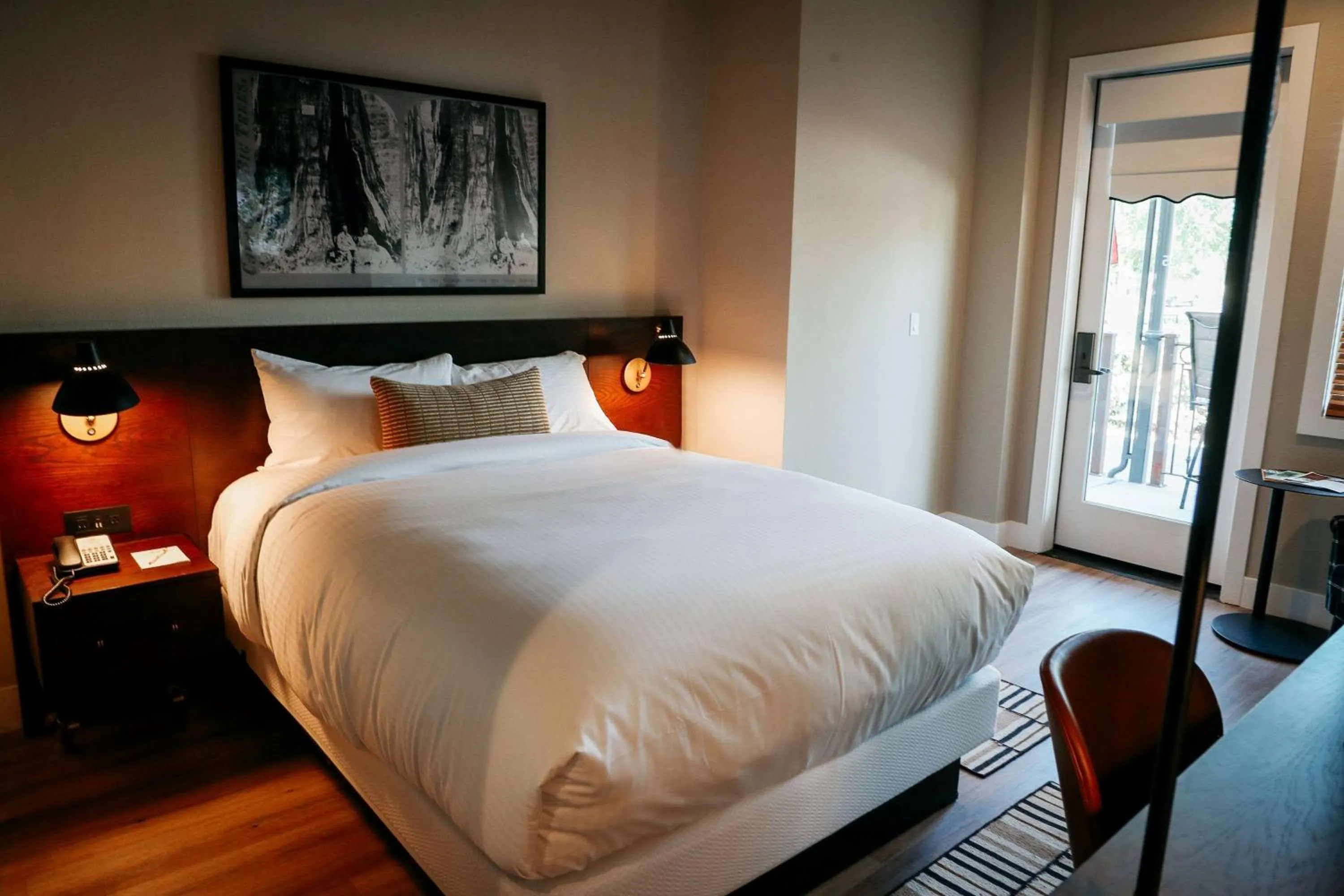 Photo of the whole room, Bed in Gateway Hotel, Trademark Collection by Wyndham