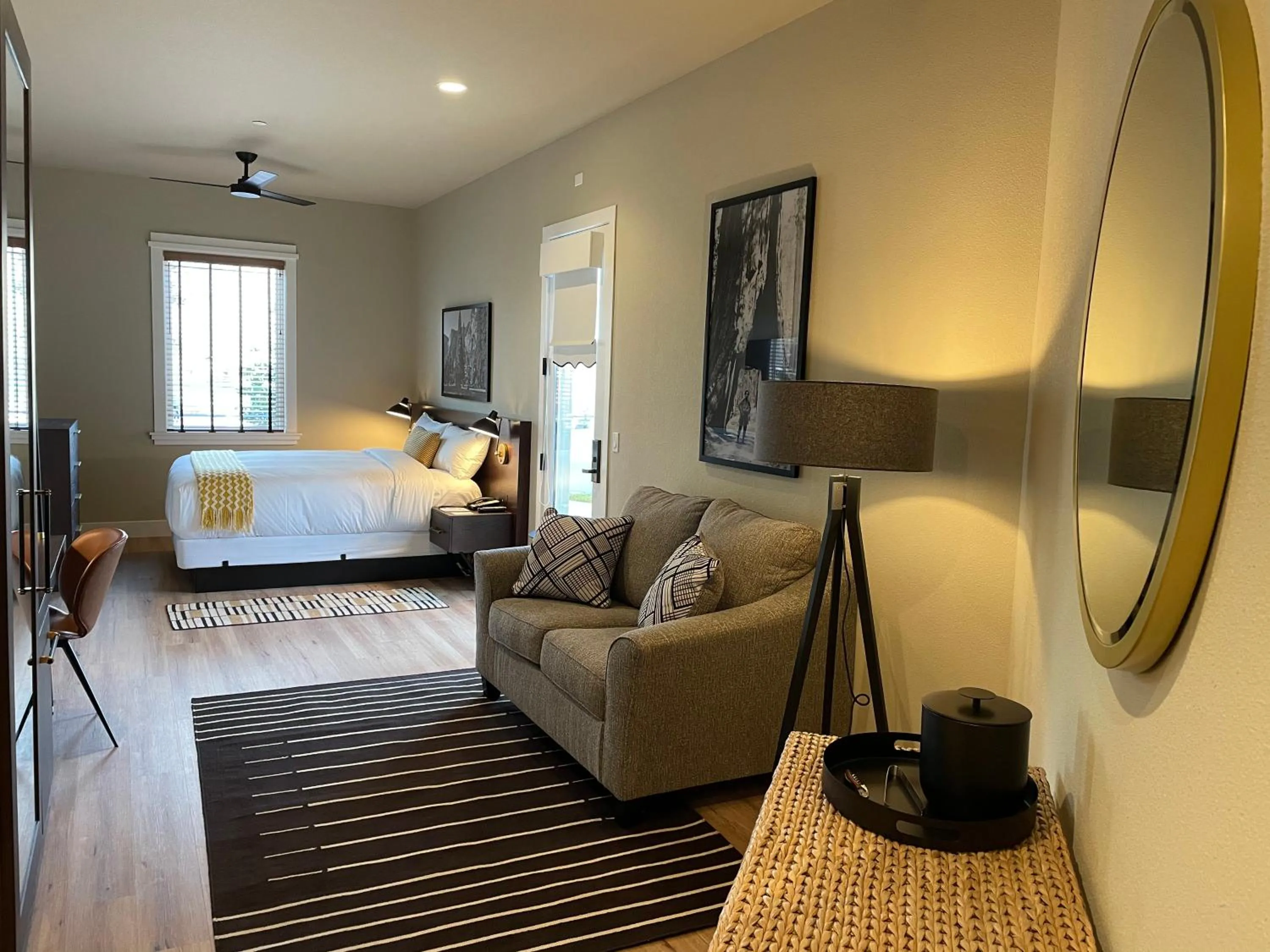 Bed in Gateway Hotel, Trademark Collection by Wyndham